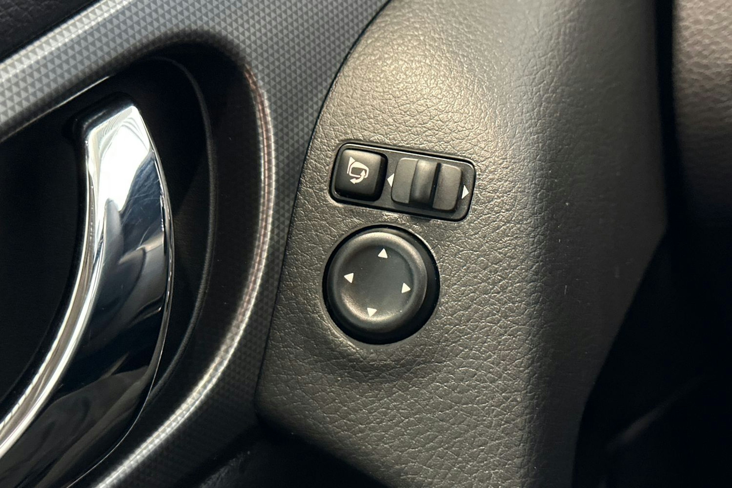 harmaa Nissan Qashqai 2019 kuva 15.
