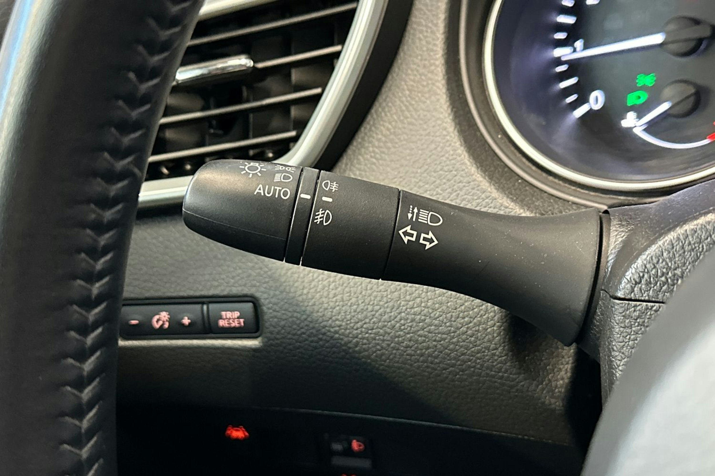 harmaa Nissan Qashqai 2019 kuva 18.