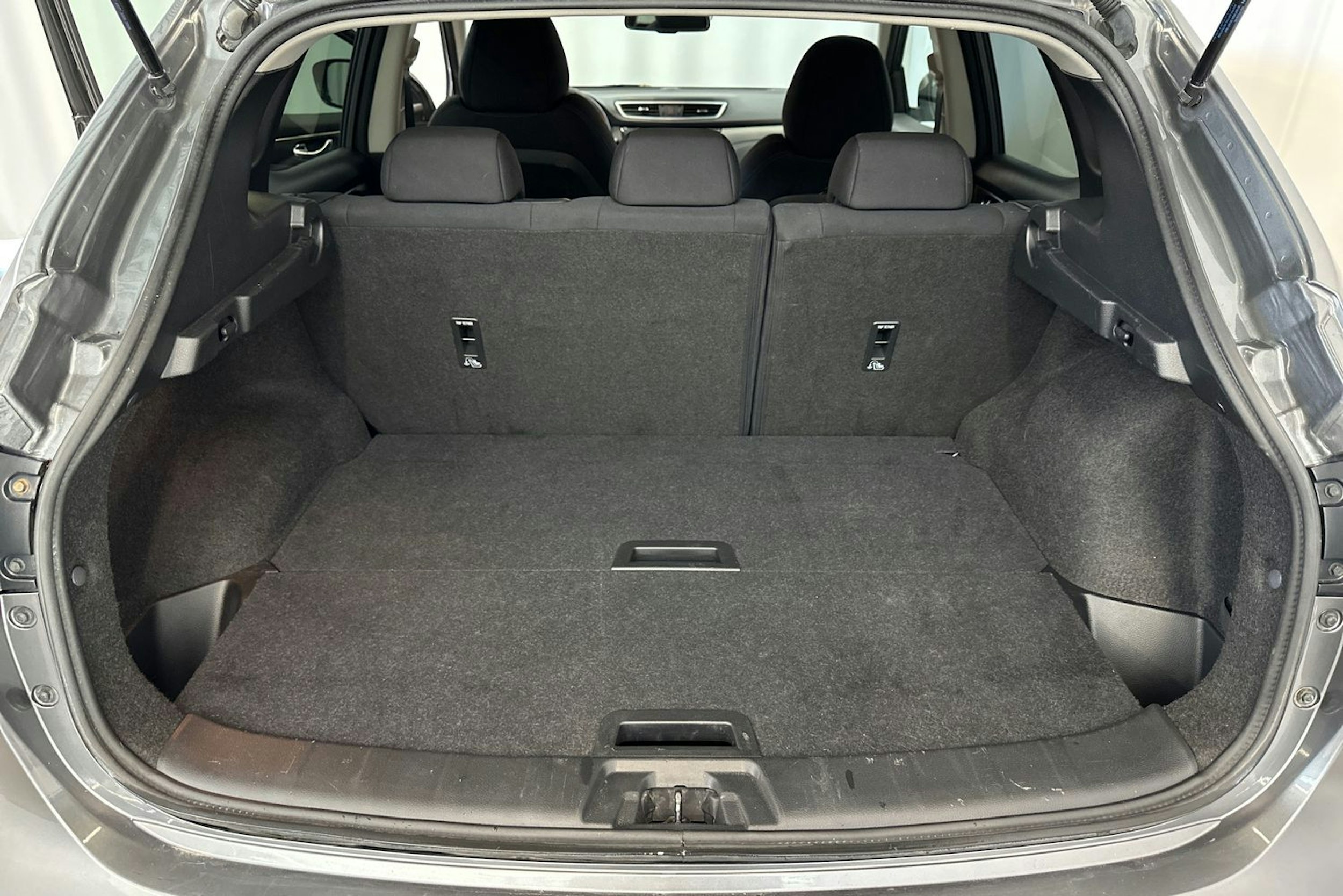 harmaa Nissan Qashqai 2019 kuva 33.