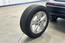 harmaa metalliväri Nissan Qashqai 2019 kuva 14.