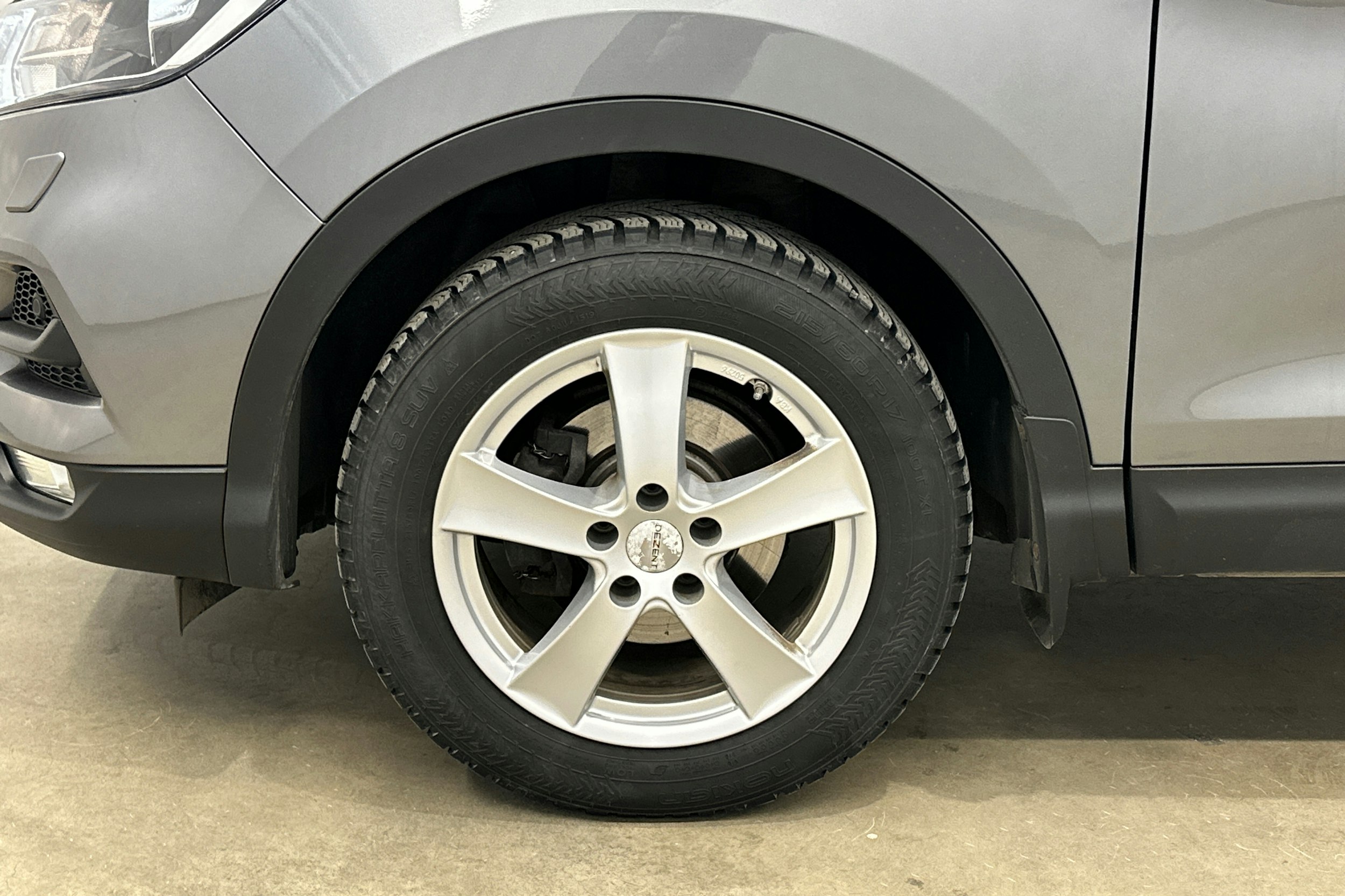 harmaa metalliväri Nissan Qashqai 2019 kuva 15.