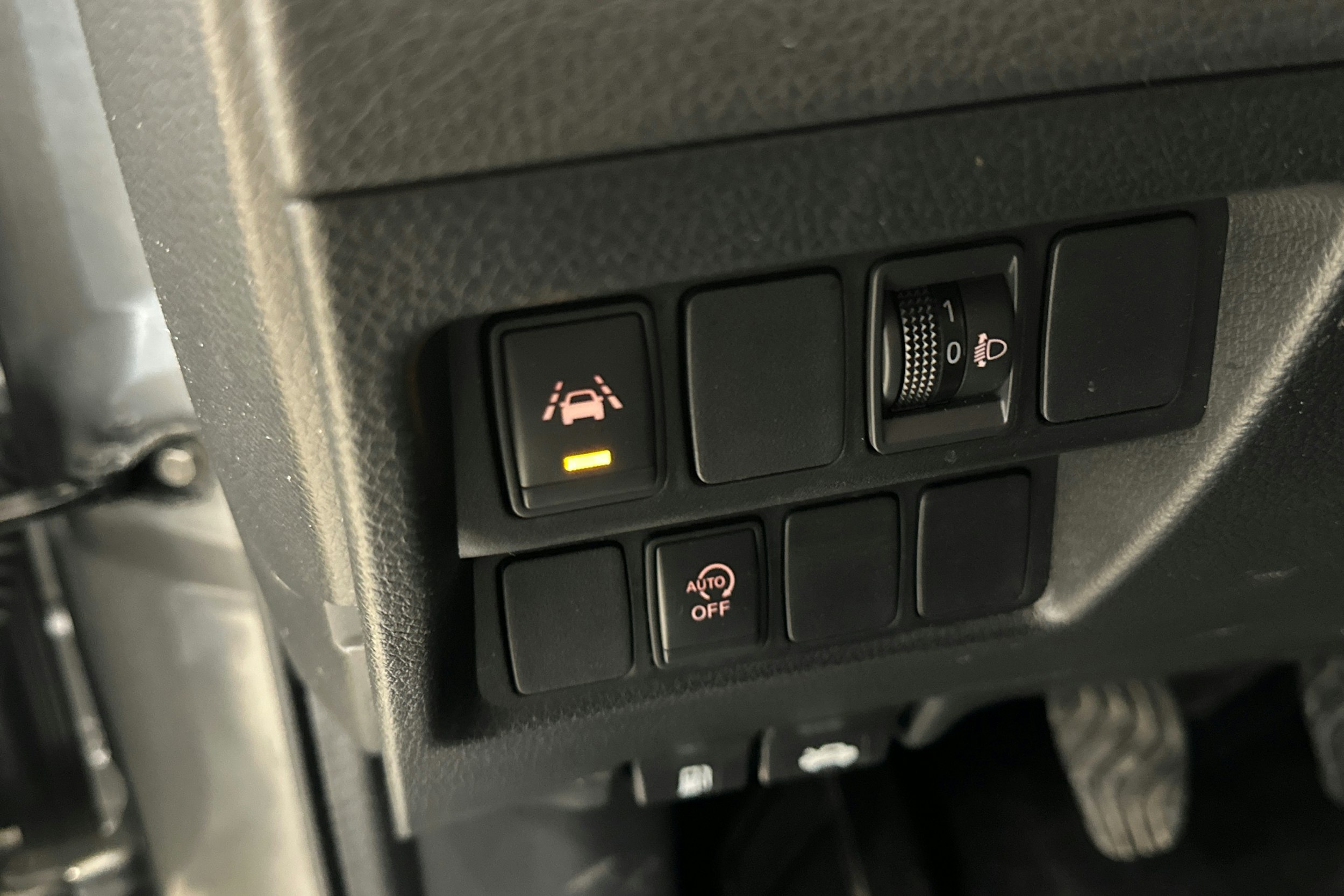 harmaa metalliväri Nissan Qashqai 2019 kuva 18.