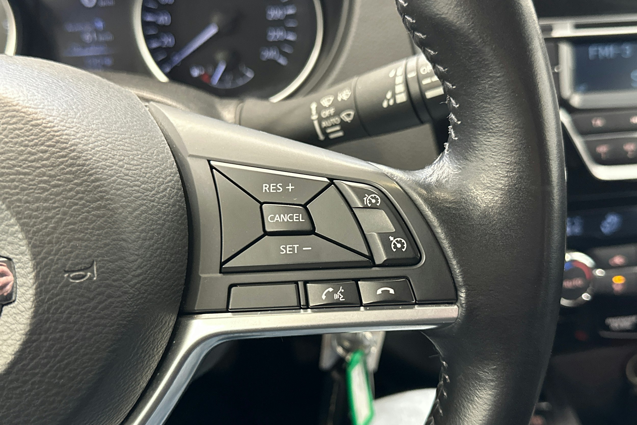 harmaa metalliväri Nissan Qashqai 2019 kuva 20.