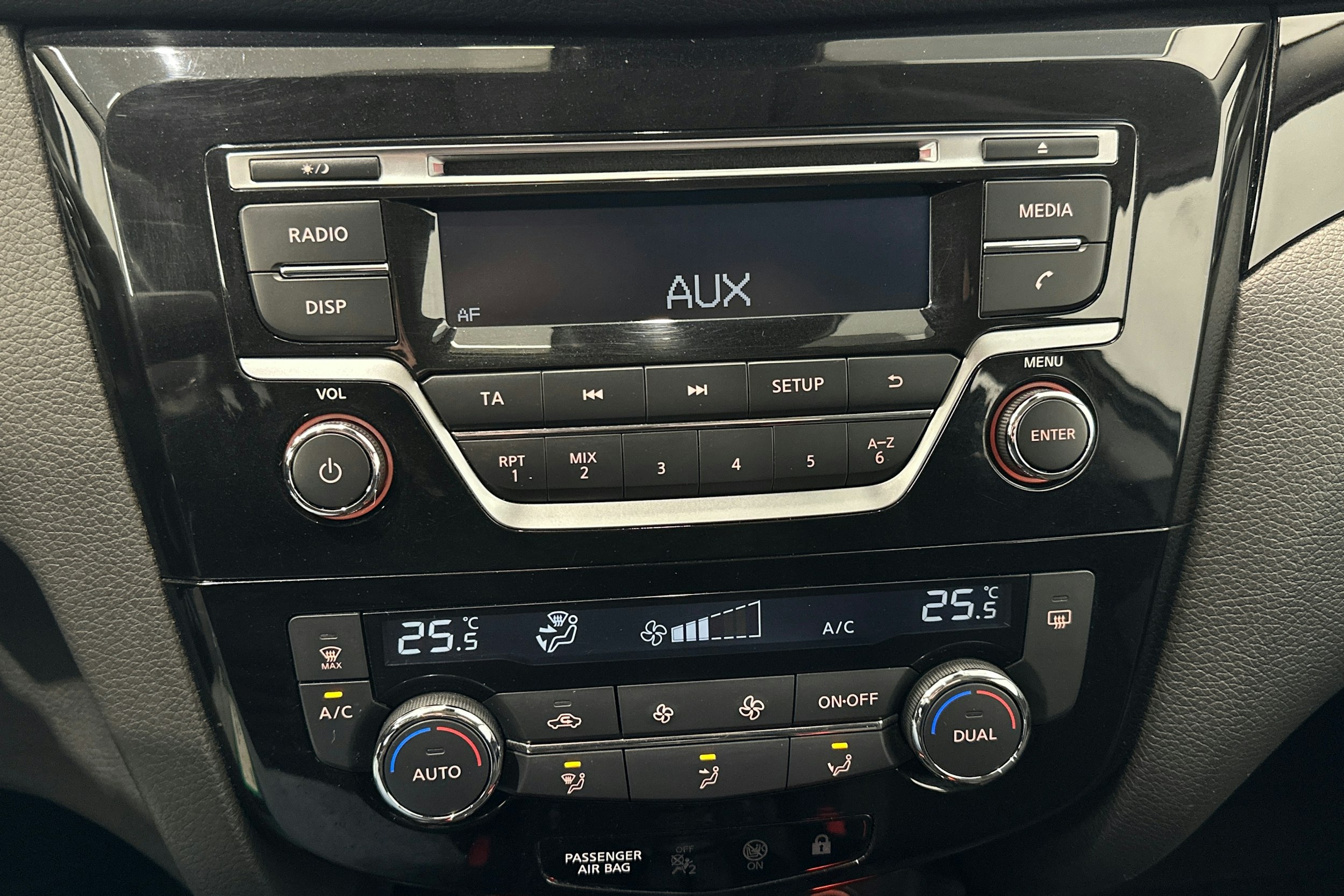 harmaa metalliväri Nissan Qashqai 2019 kuva 22.