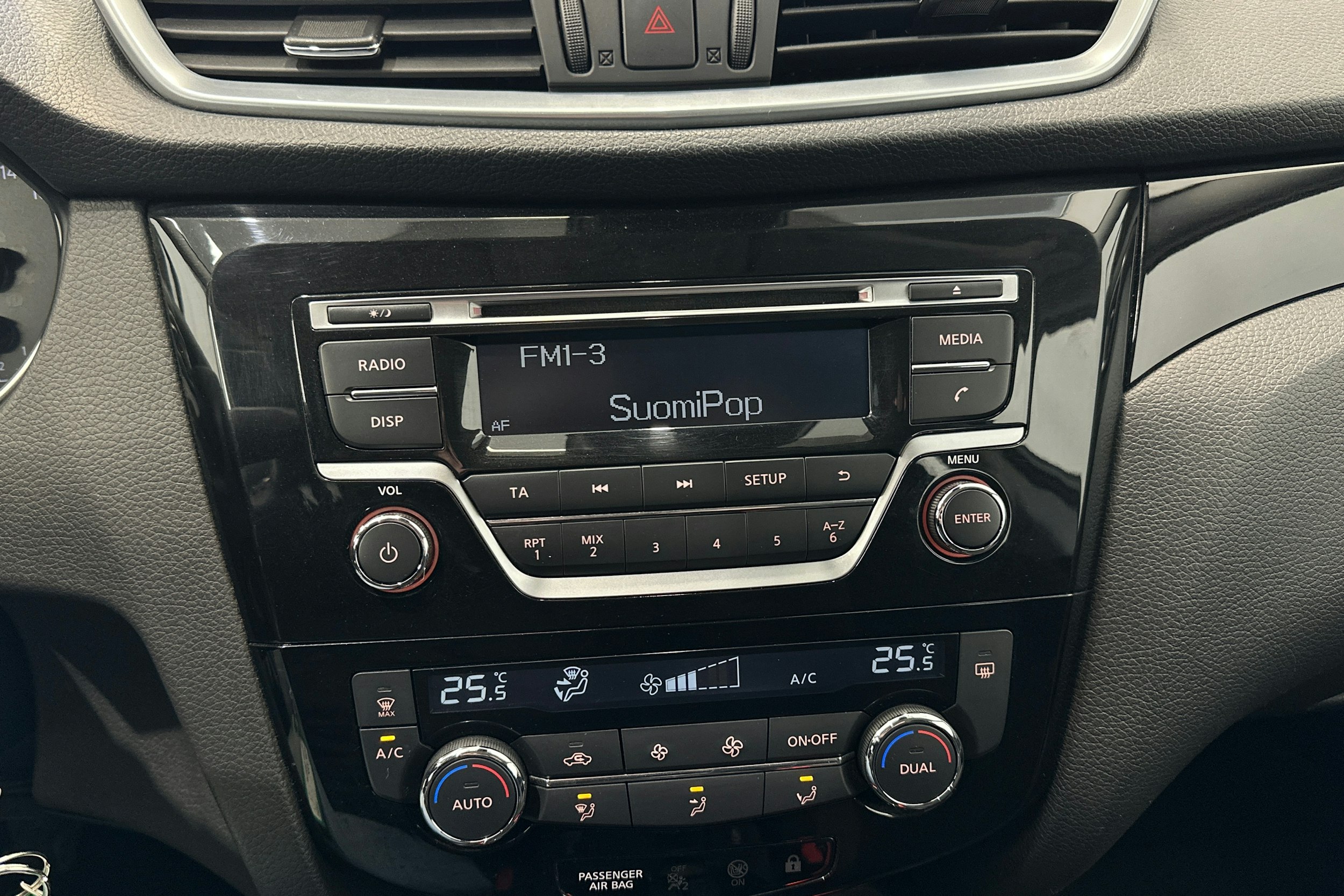 harmaa metalliväri Nissan Qashqai 2019 kuva 23.