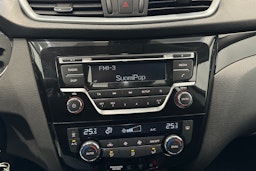 harmaa metalliväri Nissan Qashqai 2019 kuva 23.