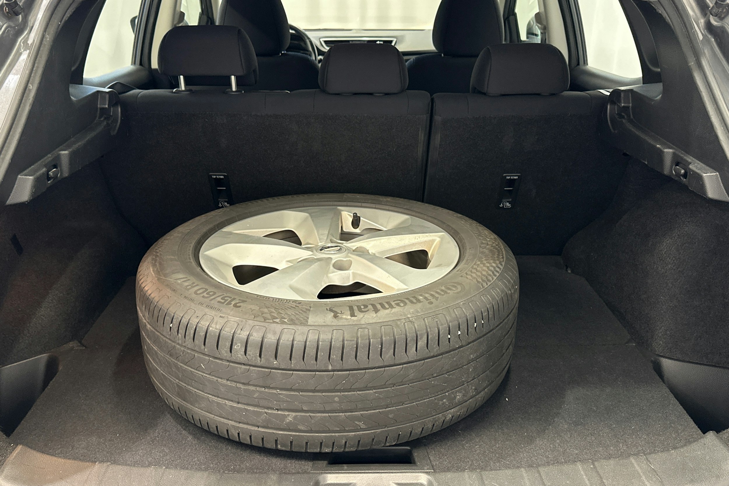 harmaa metalliväri Nissan Qashqai 2019 kuva 24.