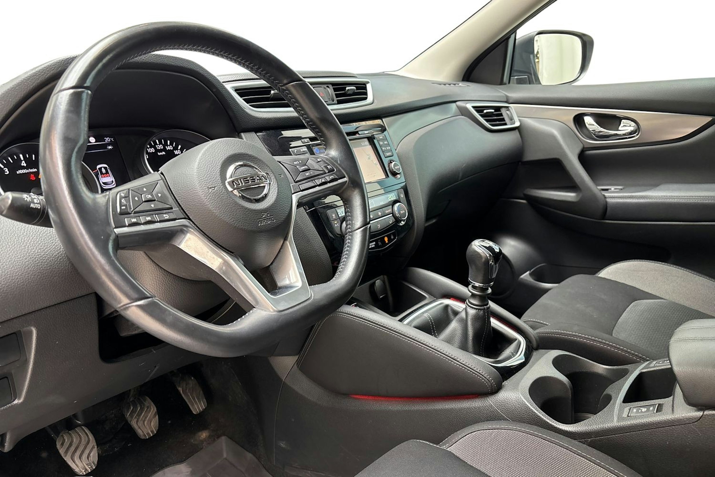 valkoinen Nissan Qashqai 2019 kuva 7.