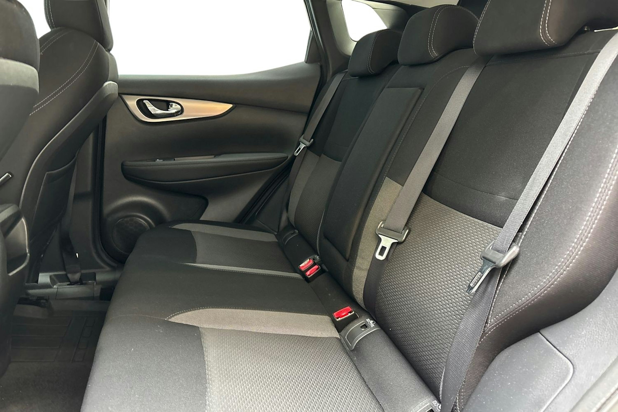 valkoinen Nissan Qashqai 2019 kuva 10.
