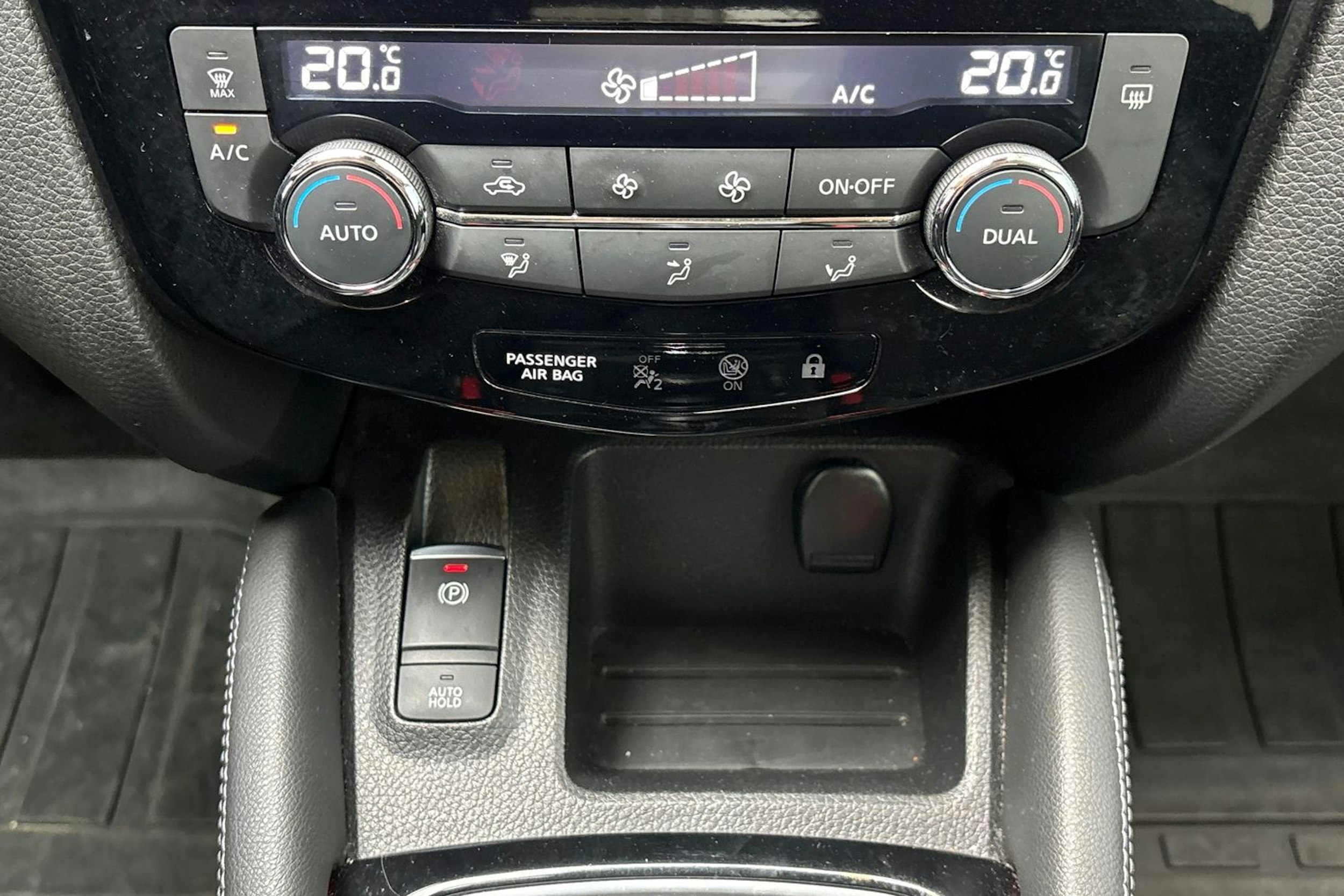 valkoinen Nissan Qashqai 2019 kuva 27.