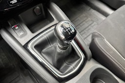 valkoinen Nissan Qashqai 2019 kuva 28.