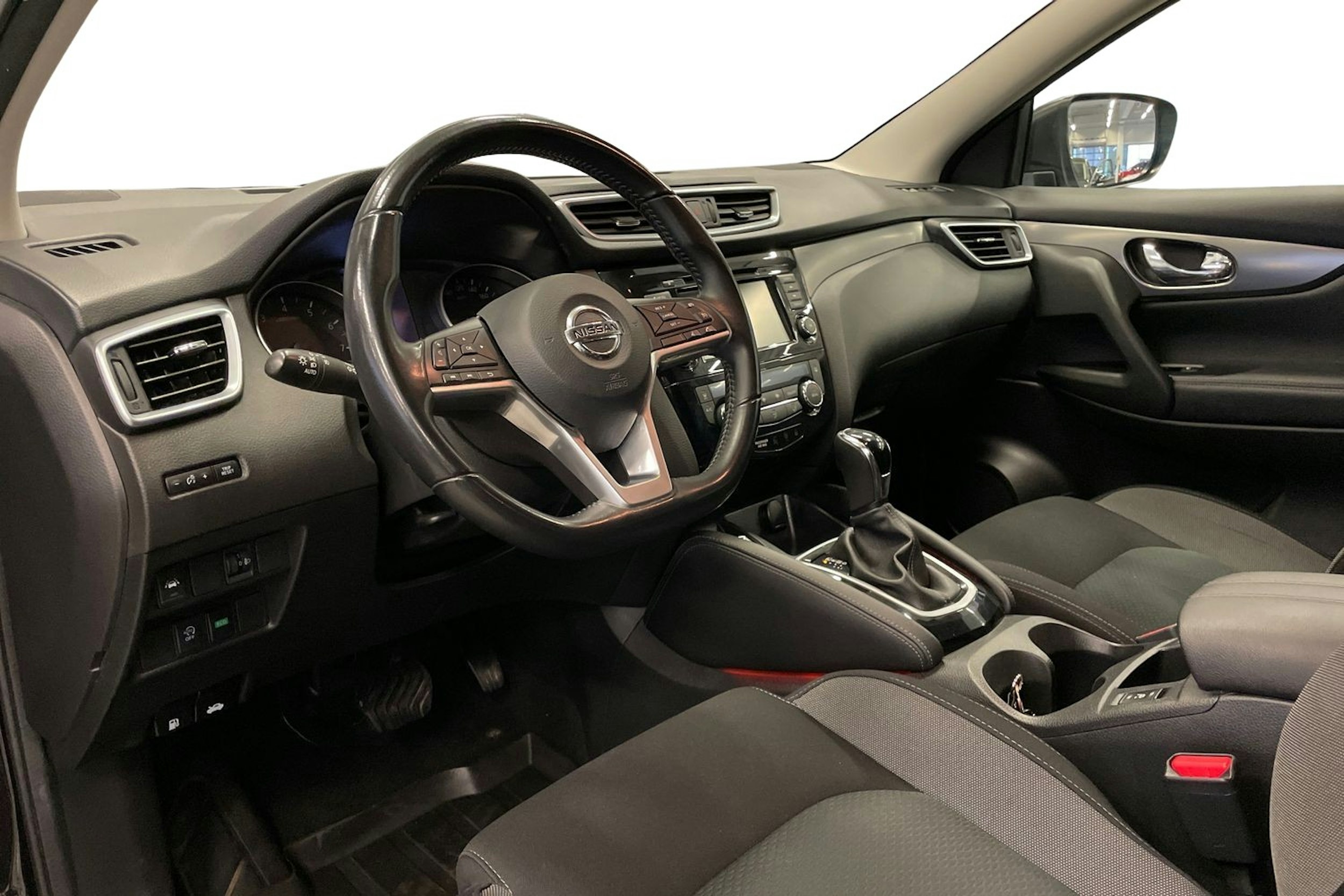 Musta Nissan Qashqai 2019 kuva 7.