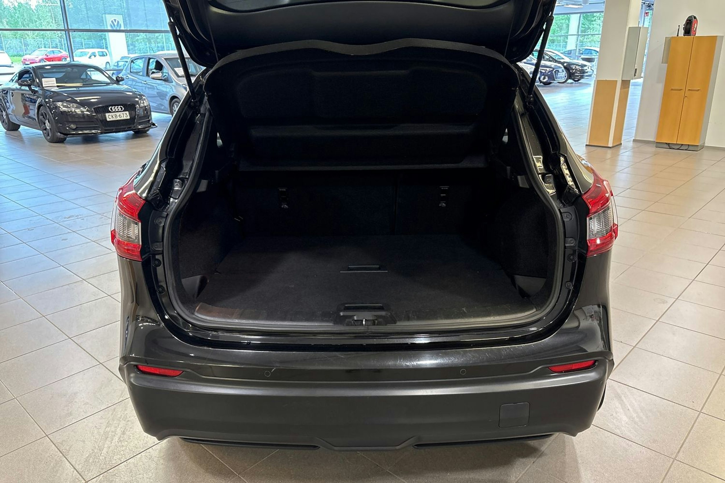 Musta Nissan Qashqai 2019 kuva 18.