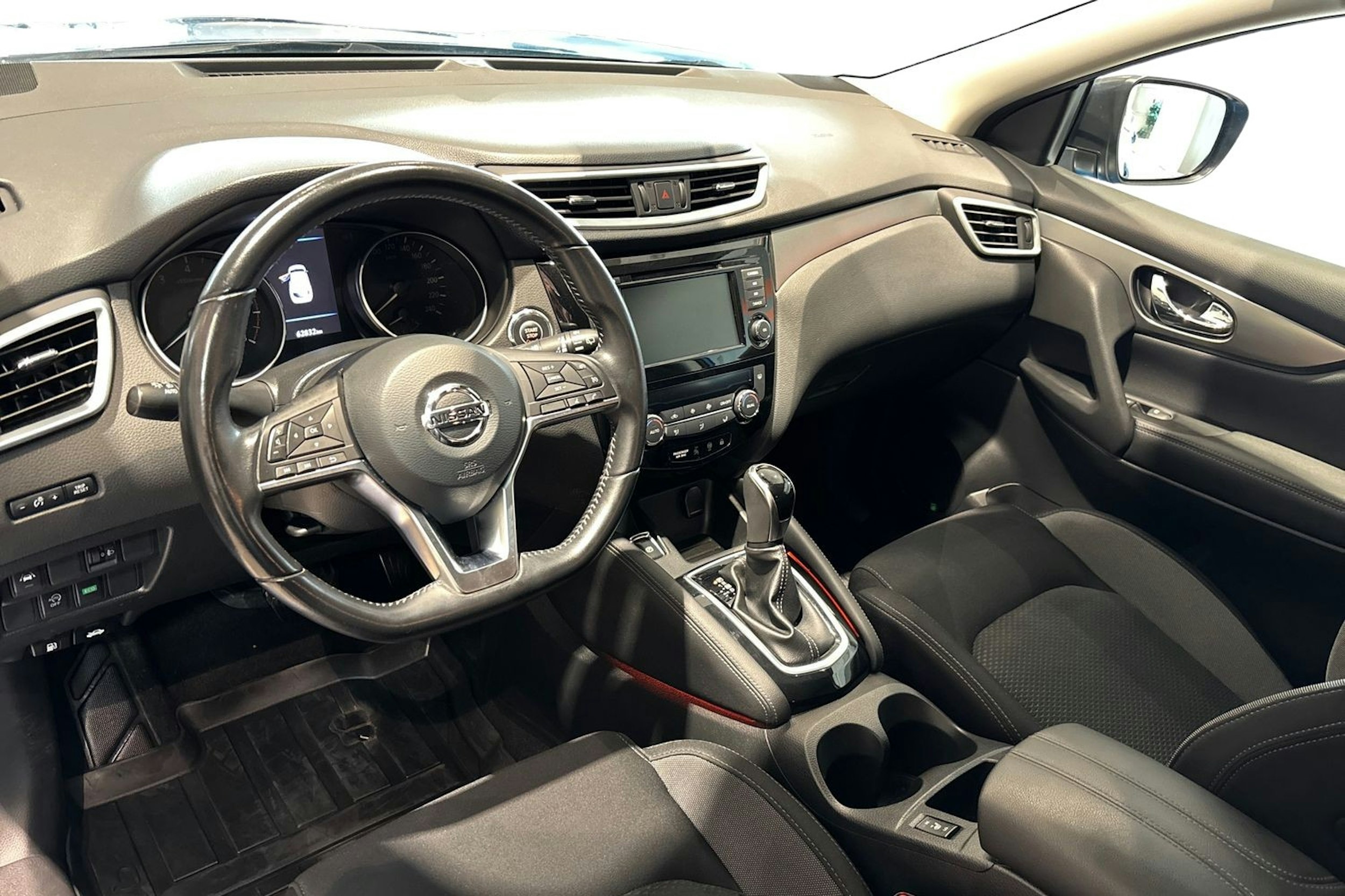 Sininen Nissan Qashqai 2019 kuva 7.