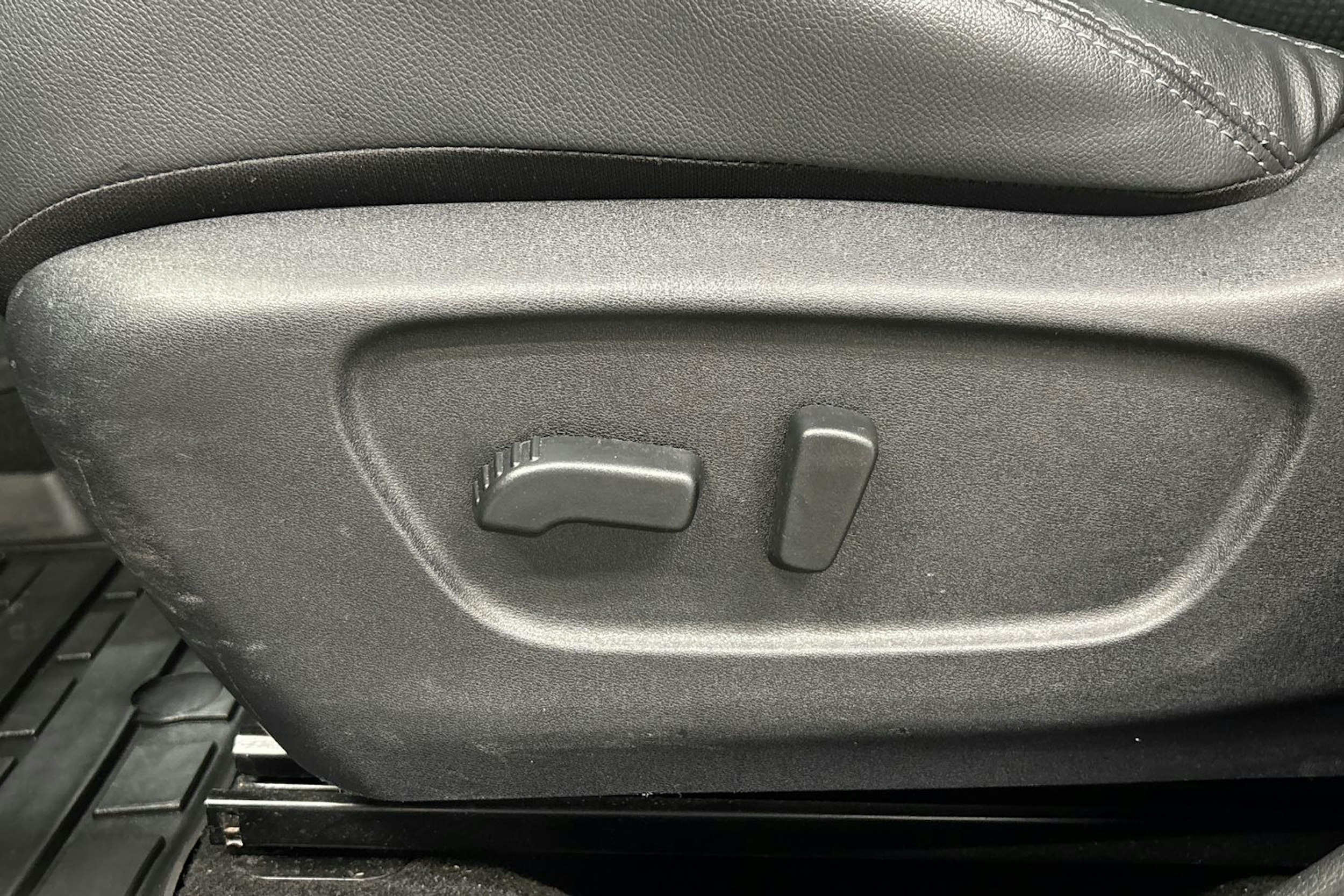 musta Nissan Qashqai 2019 kuva 17.