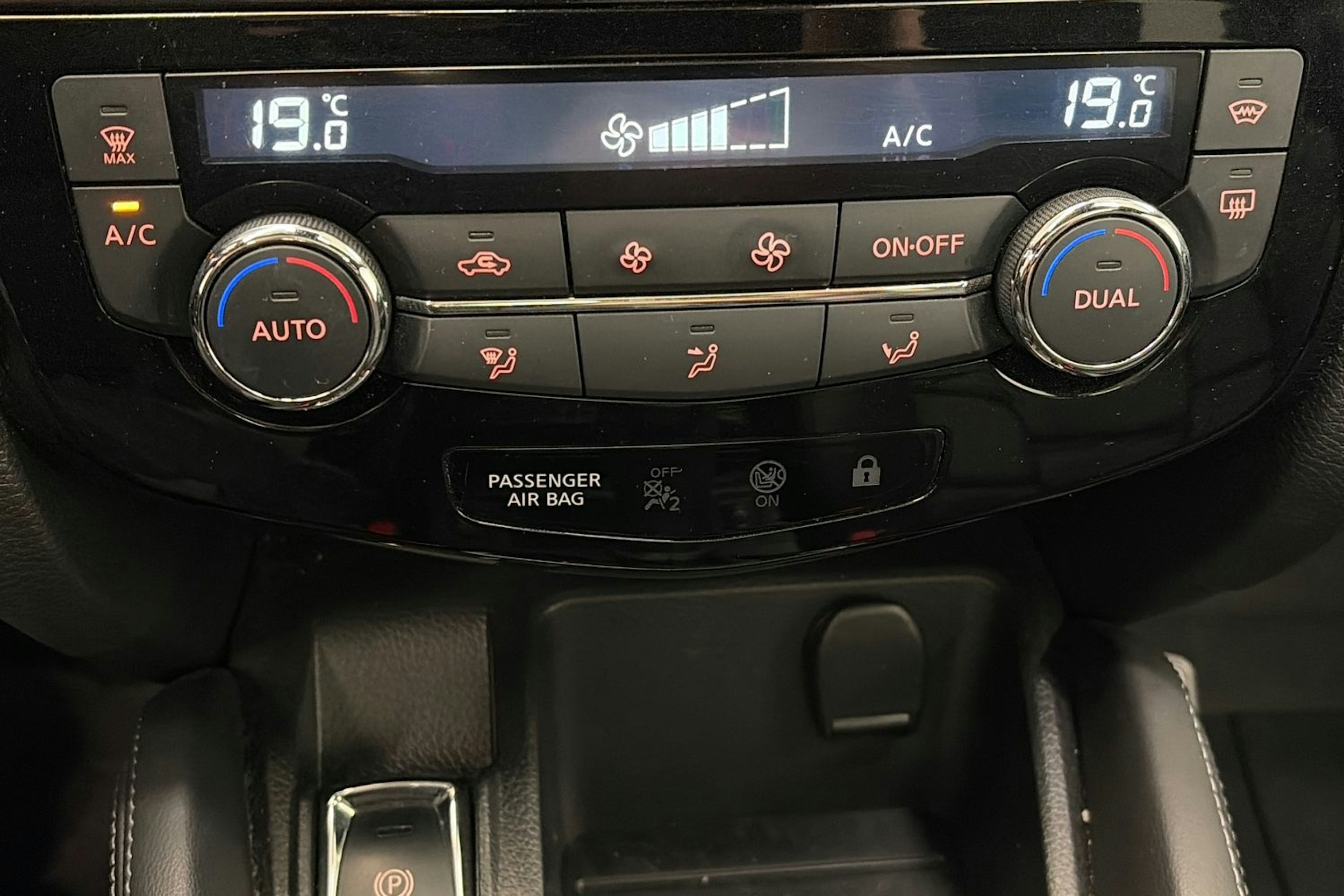 valkoinen Nissan Qashqai 2020 kuva 25.