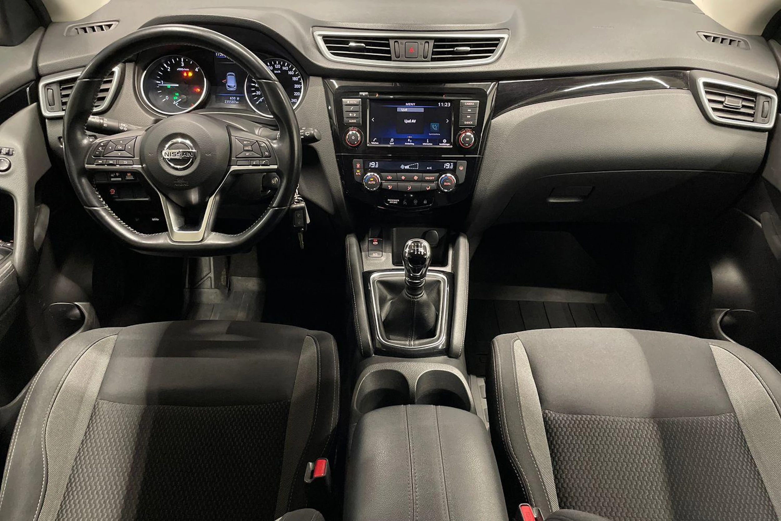 Valkoinen Nissan Qashqai 2020 kuva 7.