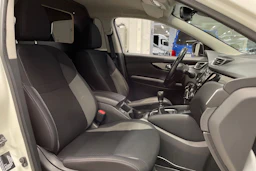 Valkoinen Nissan Qashqai 2020 kuva 22.