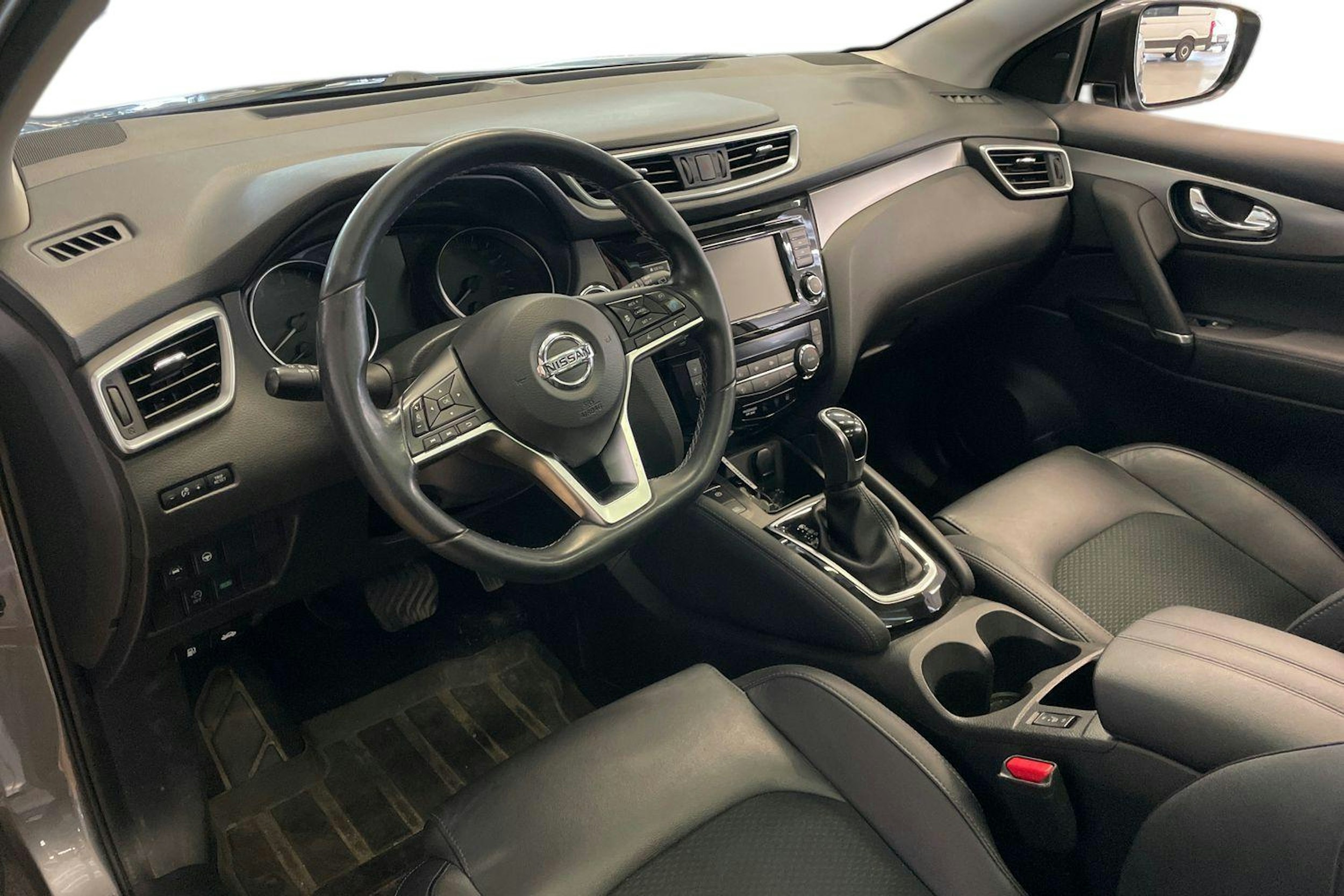 Harmaa Nissan Qashqai 2020 kuva 3.