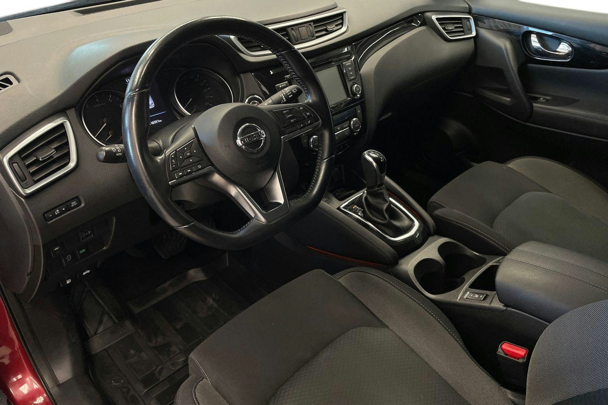 Punainen Nissan Qashqai 2020 kuva 7.