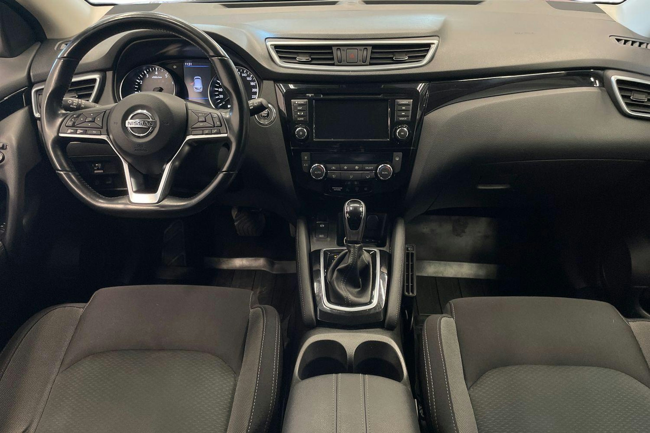 Punainen Nissan Qashqai 2020 kuva 9.