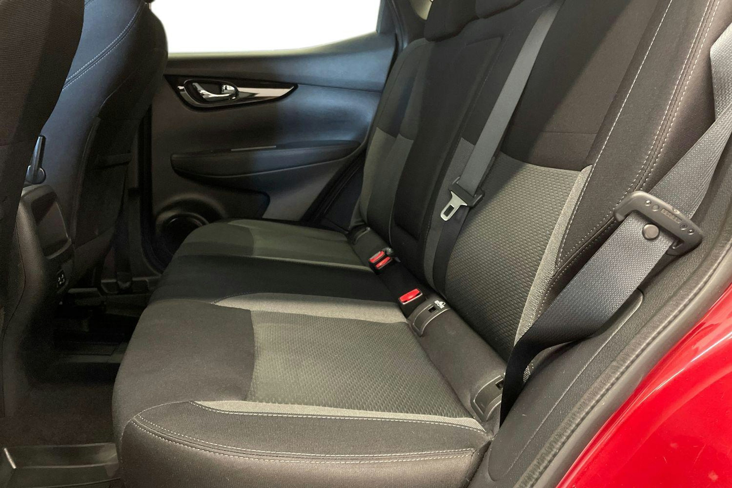 Punainen Nissan Qashqai 2020 kuva 10.