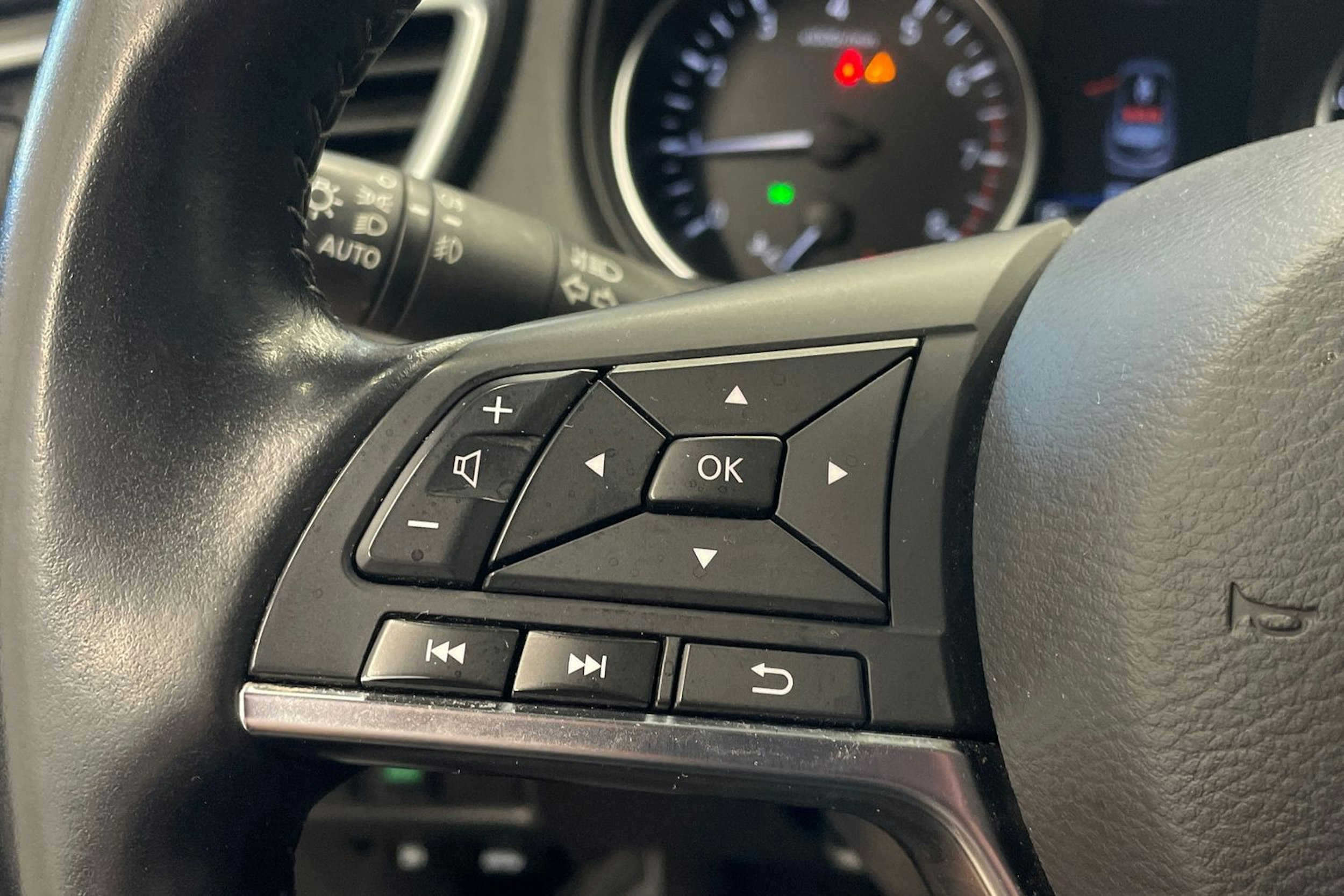 Punainen Nissan Qashqai 2020 kuva 16.