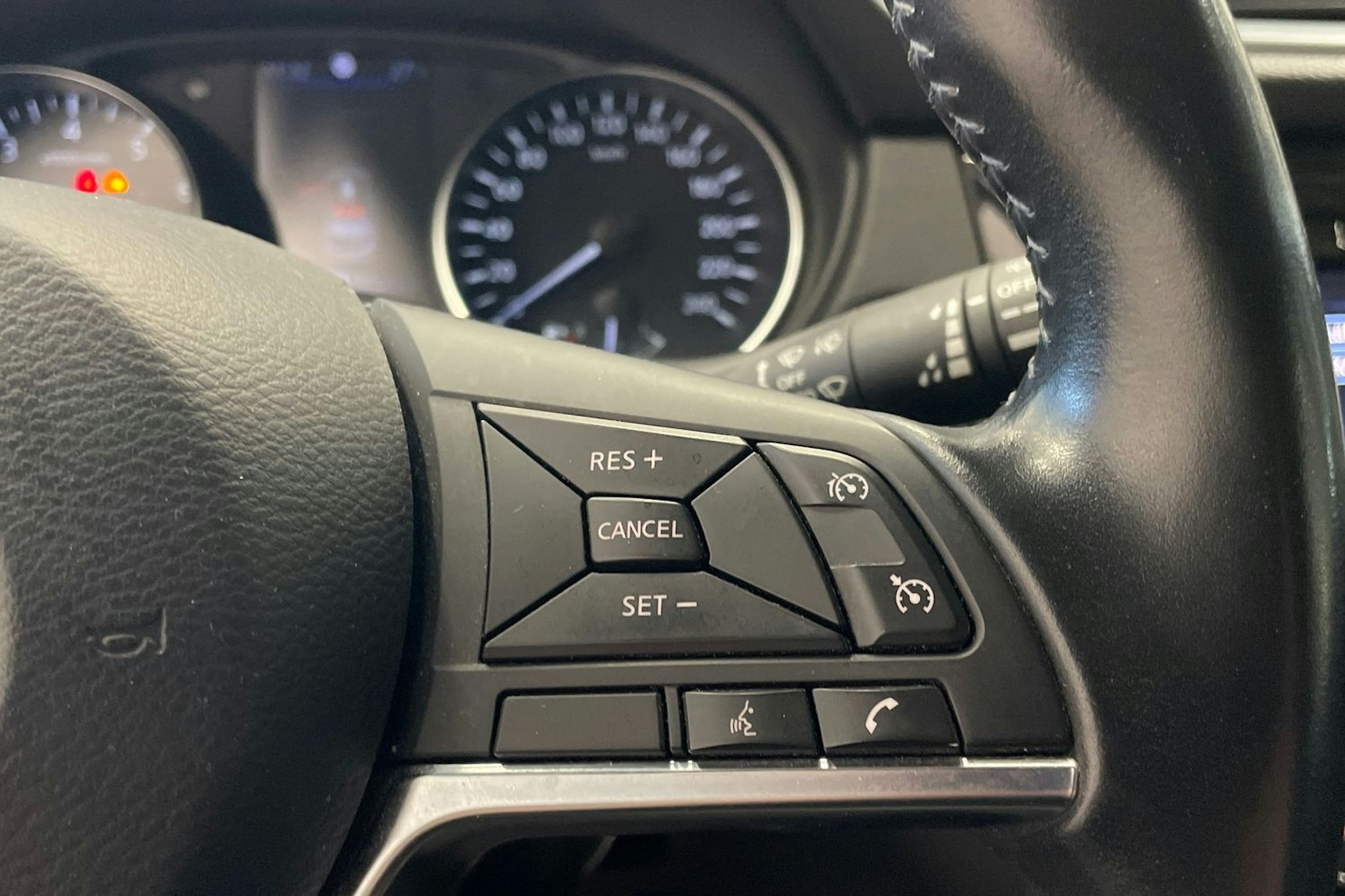Punainen Nissan Qashqai 2020 kuva 17.