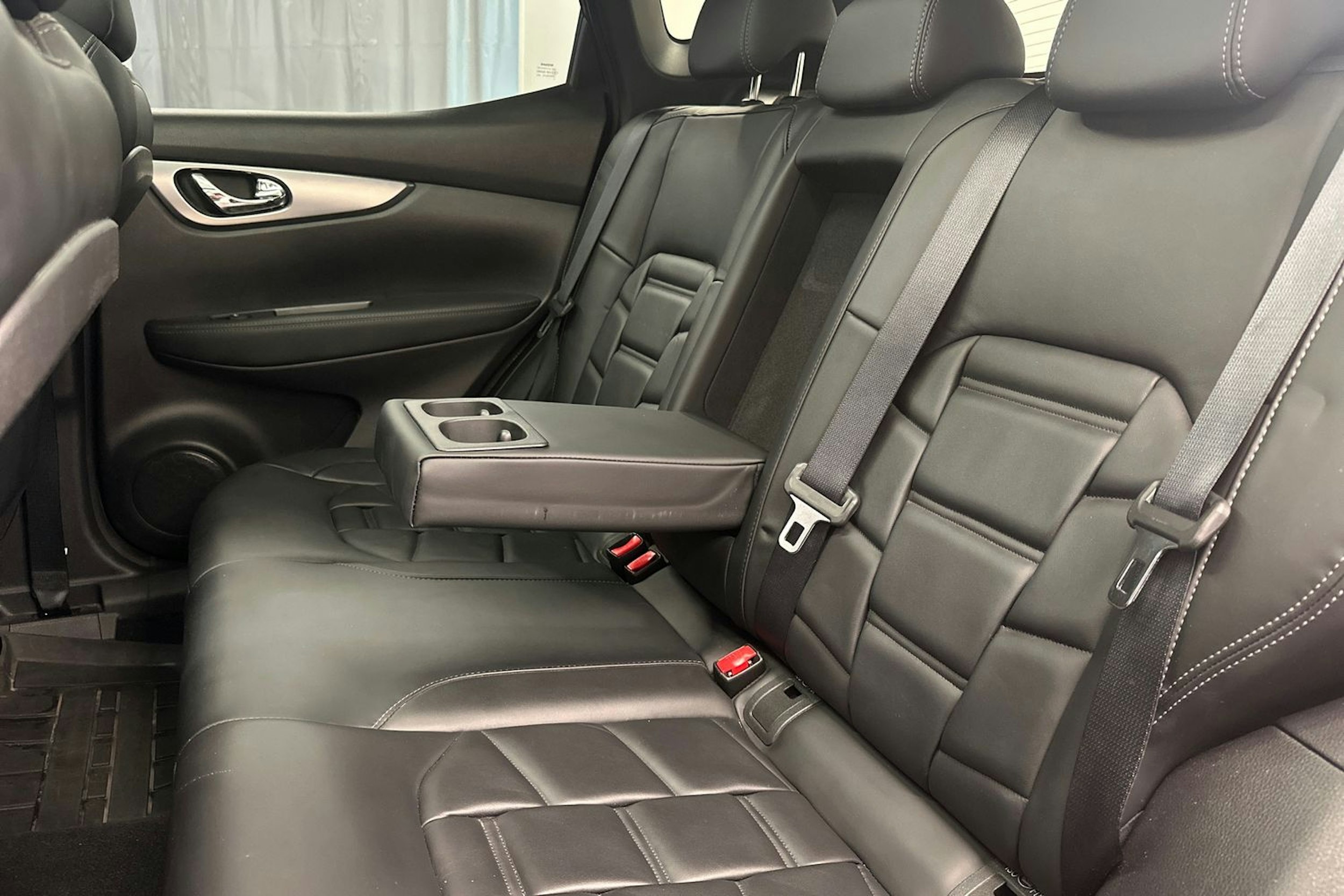 punainen Nissan Qashqai 2020 kuva 17.