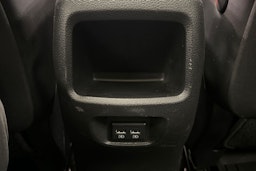 punainen Nissan Qashqai 2020 kuva 18.