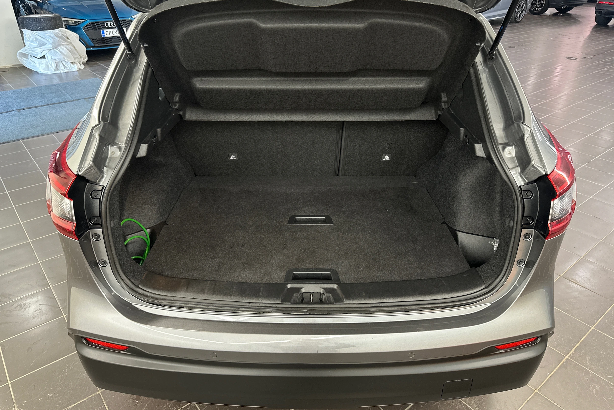 Harmaa Nissan Qashqai 2021 kuva 25.