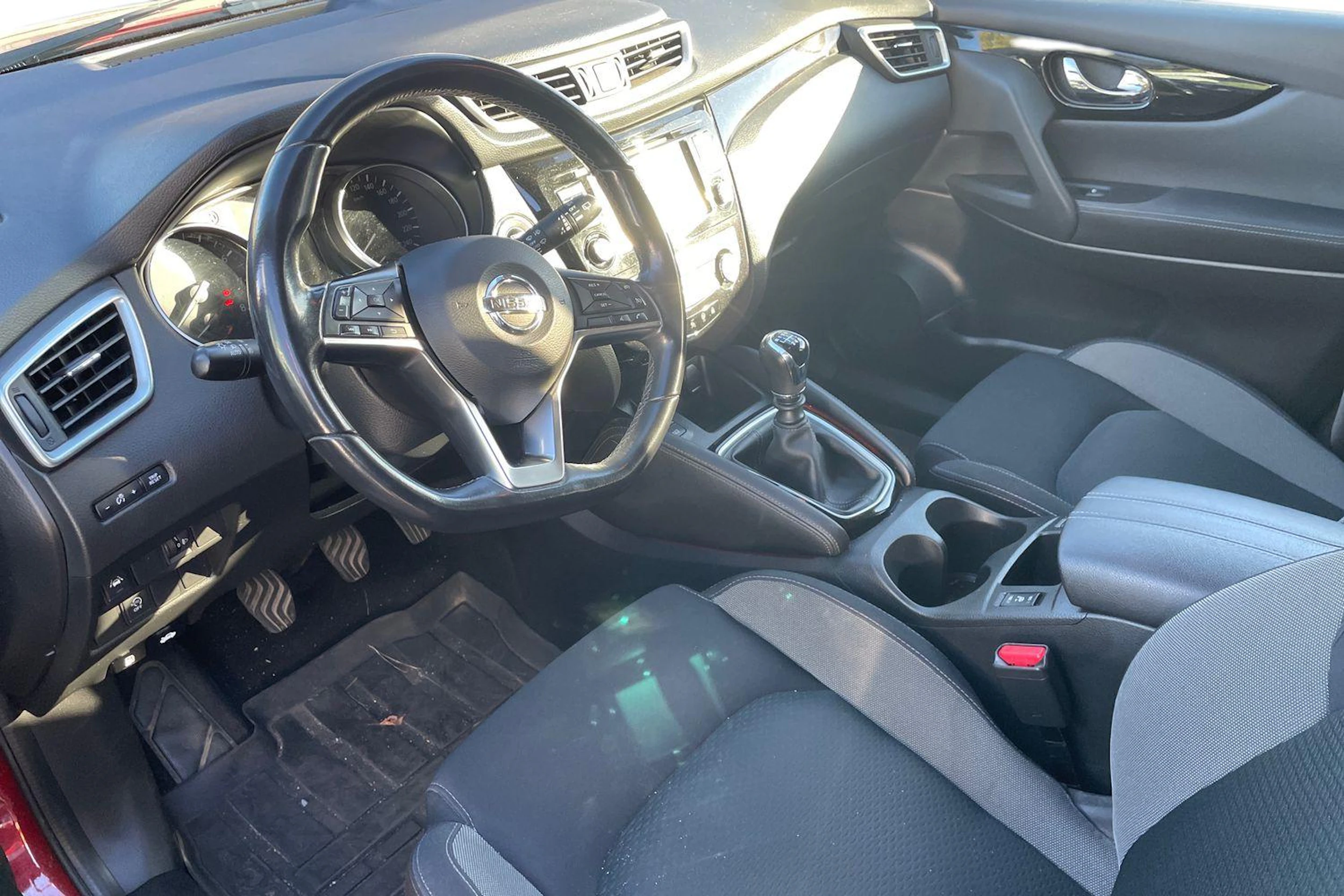met. punainen Nissan Qashqai 2021 kuva 3.