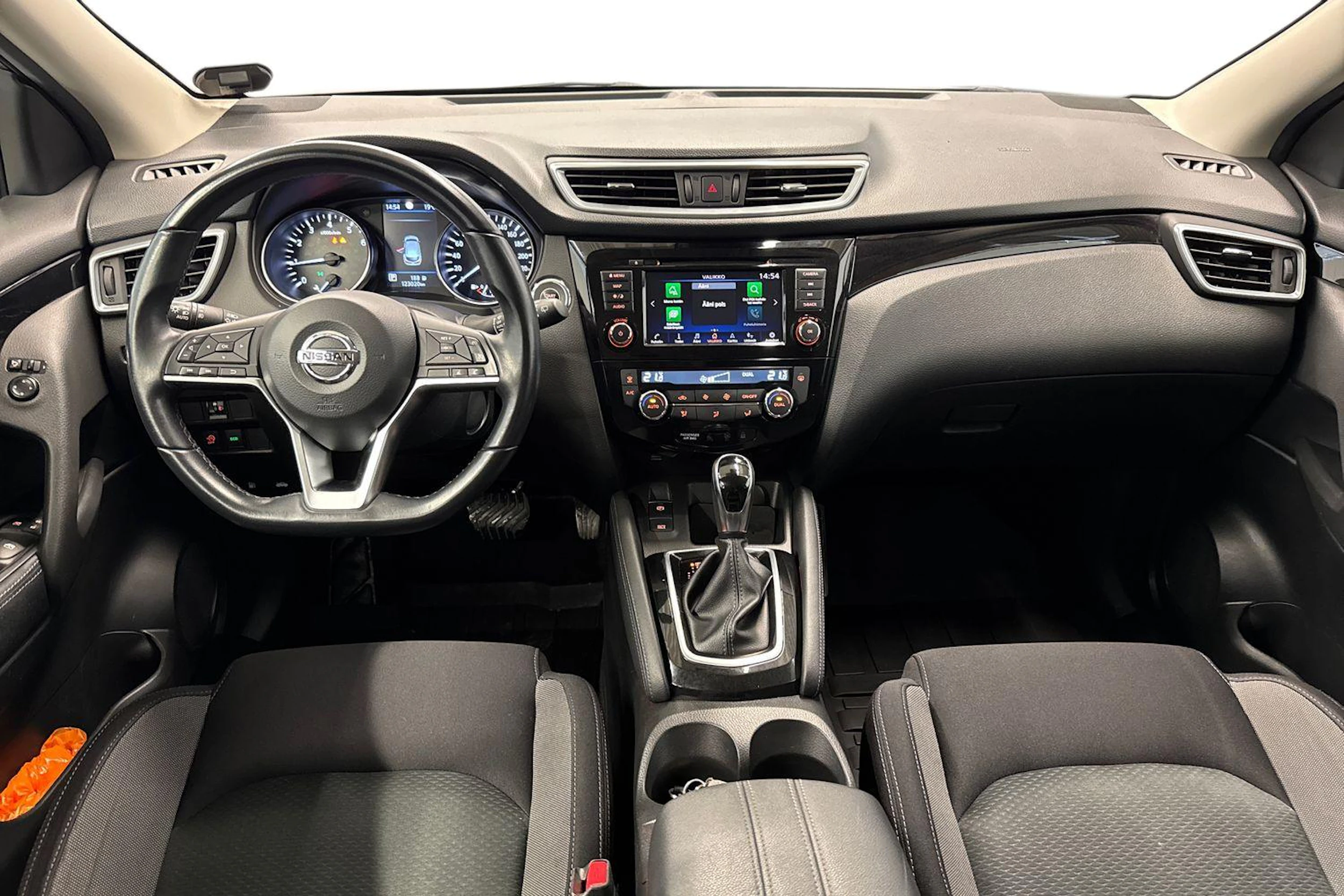 musta Nissan Qashqai 2021 kuva 7.