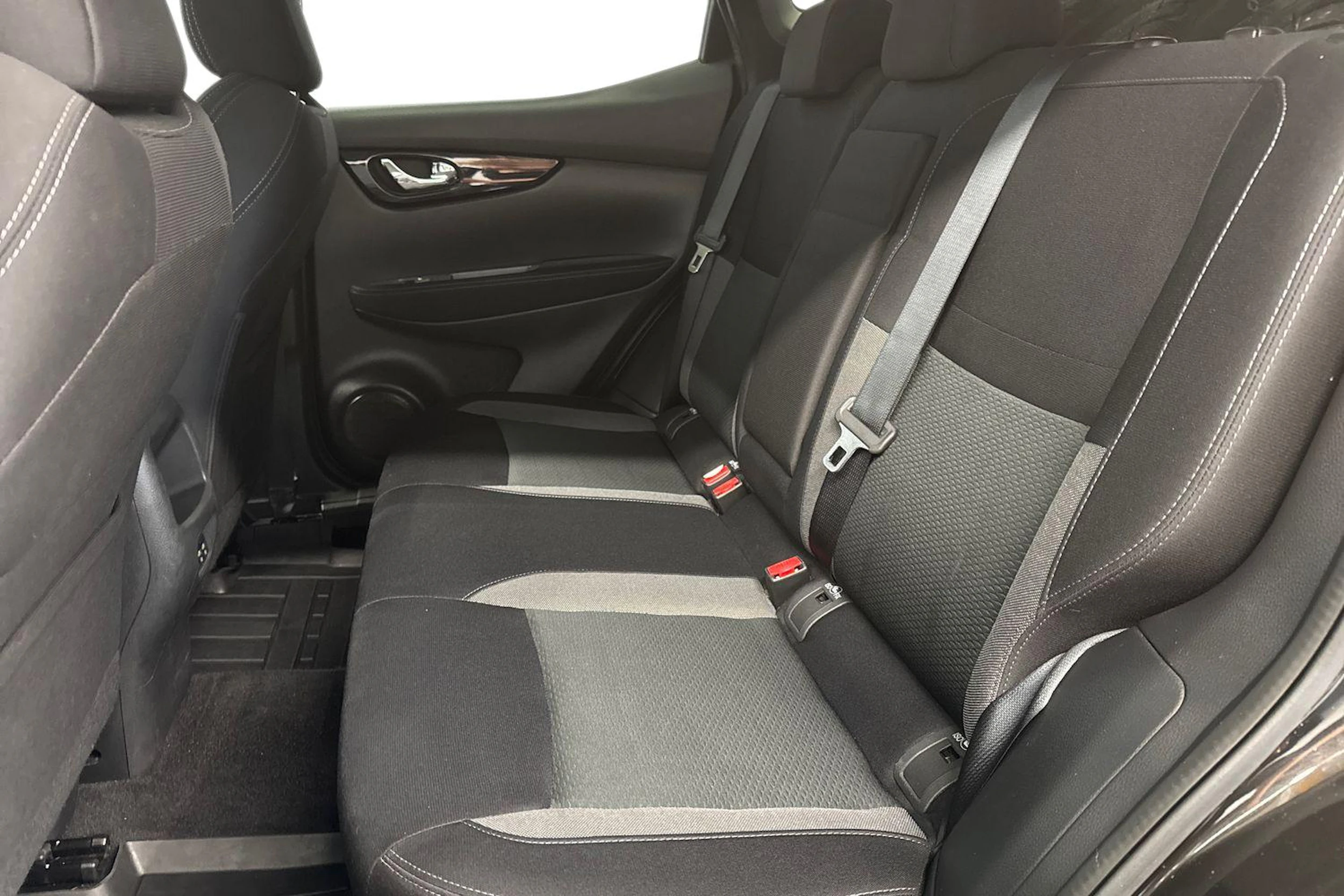 musta Nissan Qashqai 2021 kuva 8.
