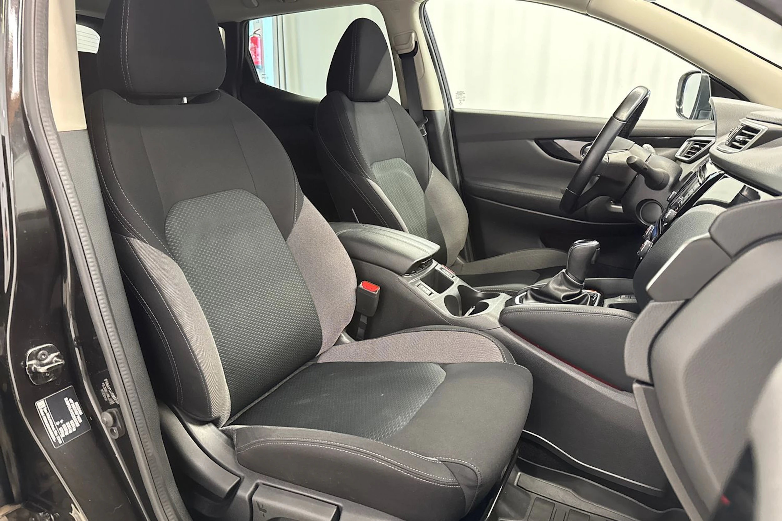 musta Nissan Qashqai 2021 kuva 11.