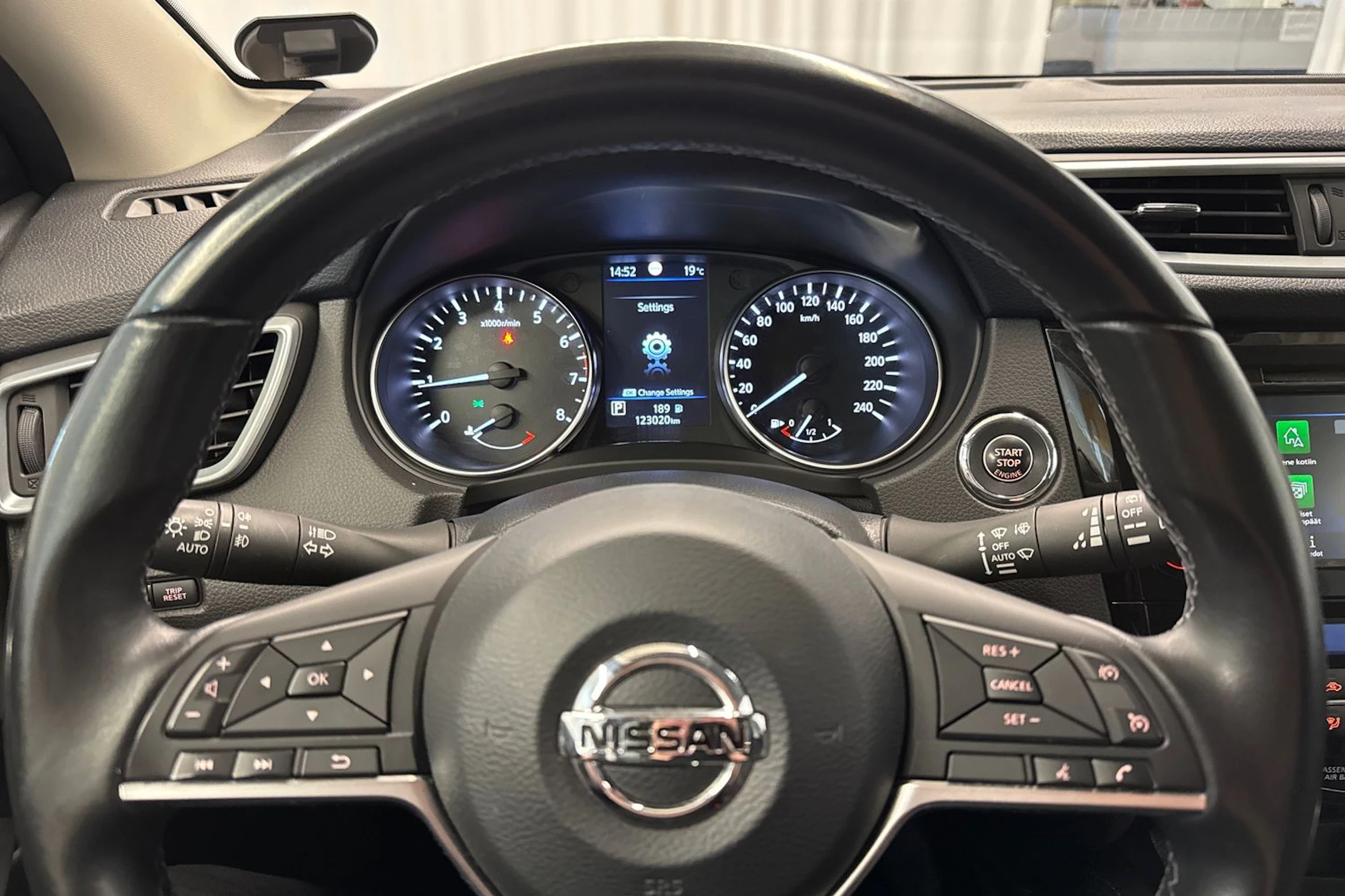 musta Nissan Qashqai 2021 kuva 20.