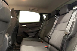 Punainen Nissan Qashqai 2022 kuva 8.