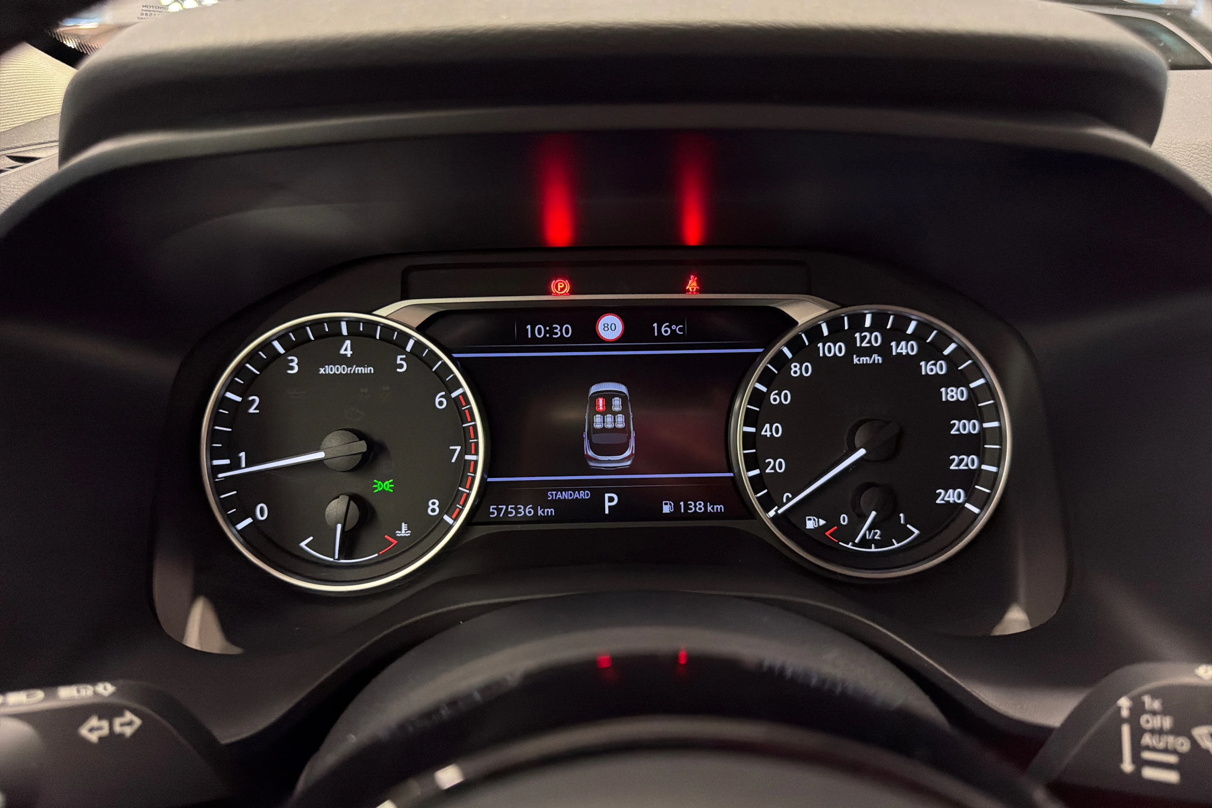 Punainen Nissan Qashqai 2022 kuva 17.
