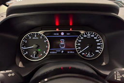 Punainen Nissan Qashqai 2022 kuva 17.