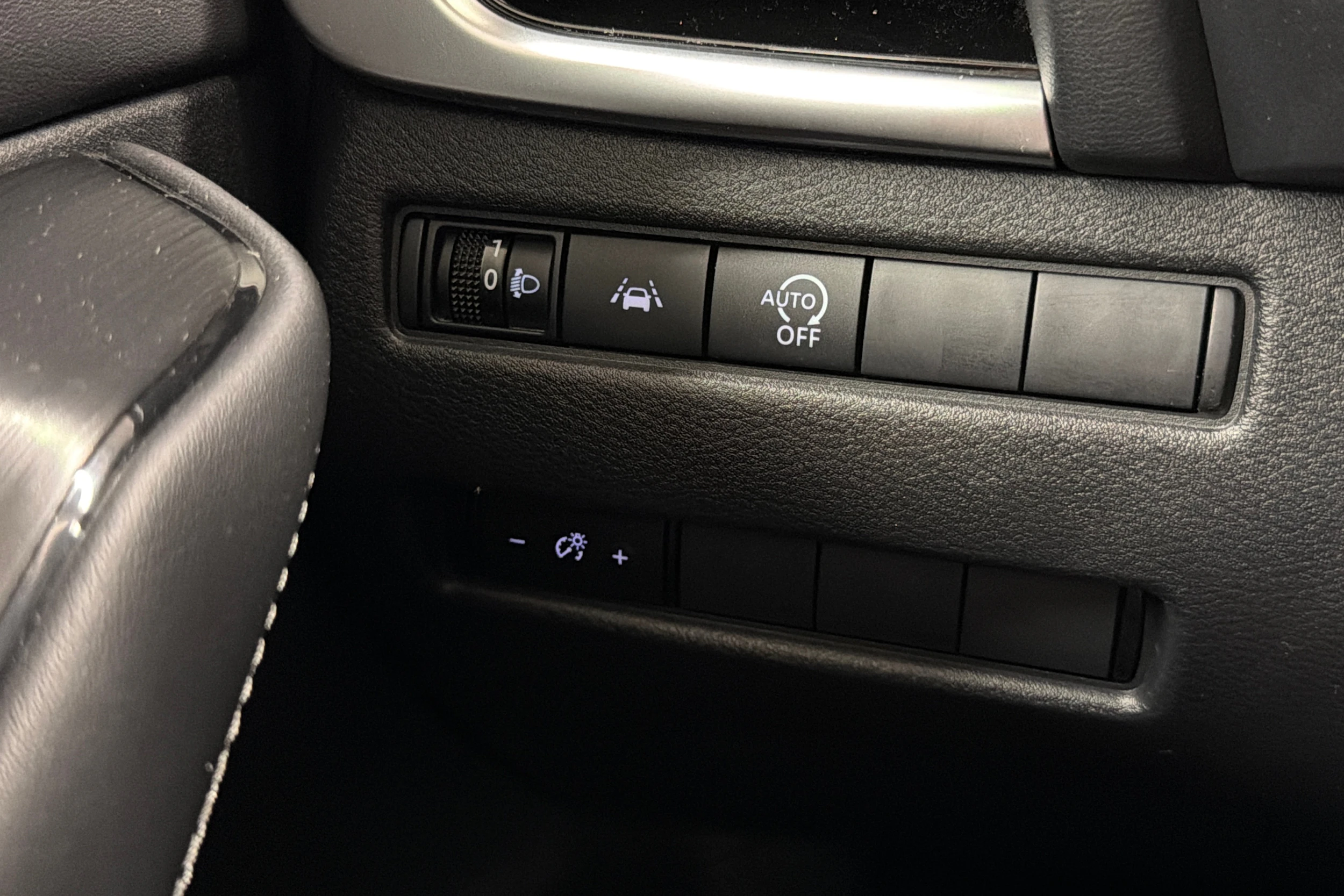 Punainen Nissan Qashqai 2022 kuva 18.
