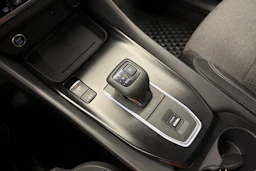 Punainen Nissan Qashqai 2022 kuva 20.