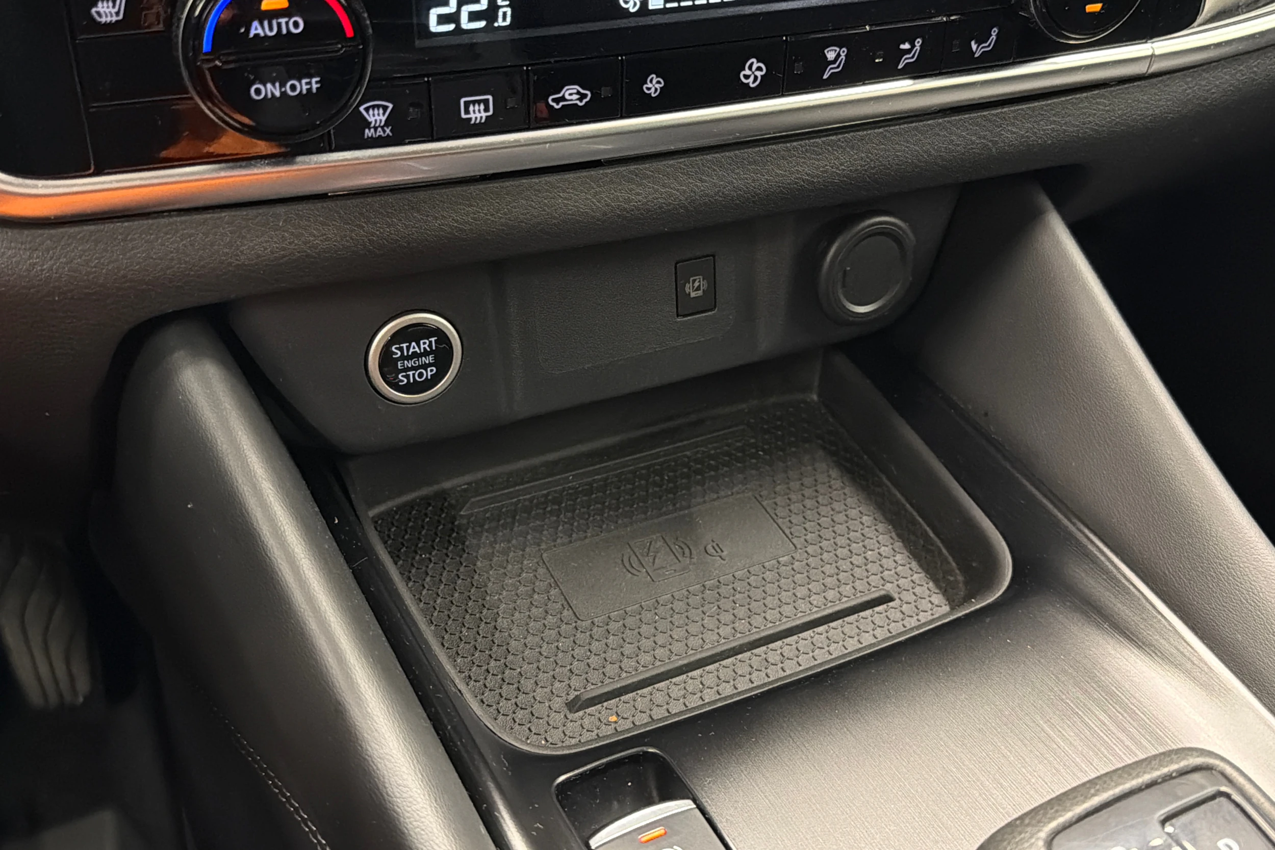 Punainen Nissan Qashqai 2022 kuva 21.