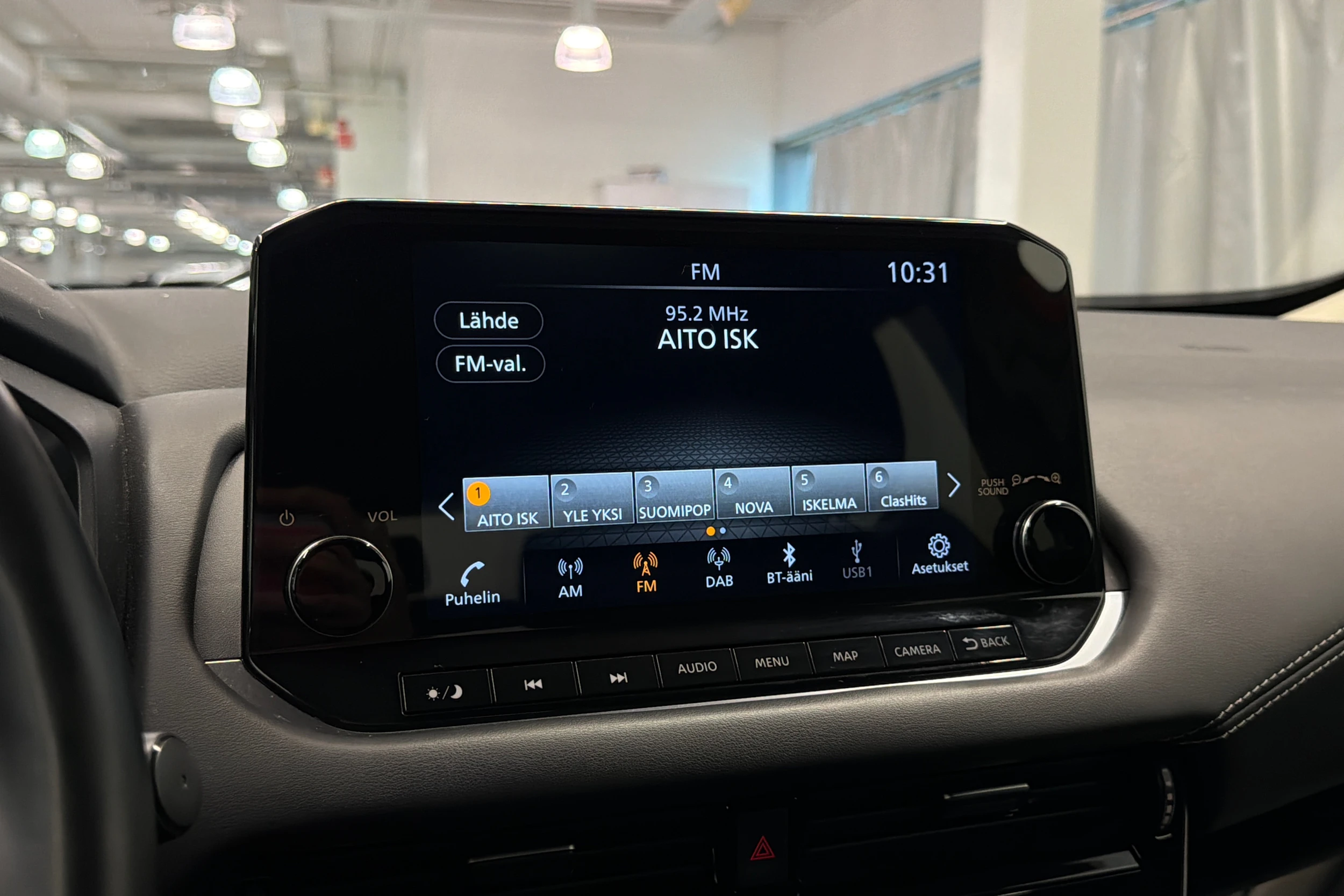 Punainen Nissan Qashqai 2022 kuva 23.
