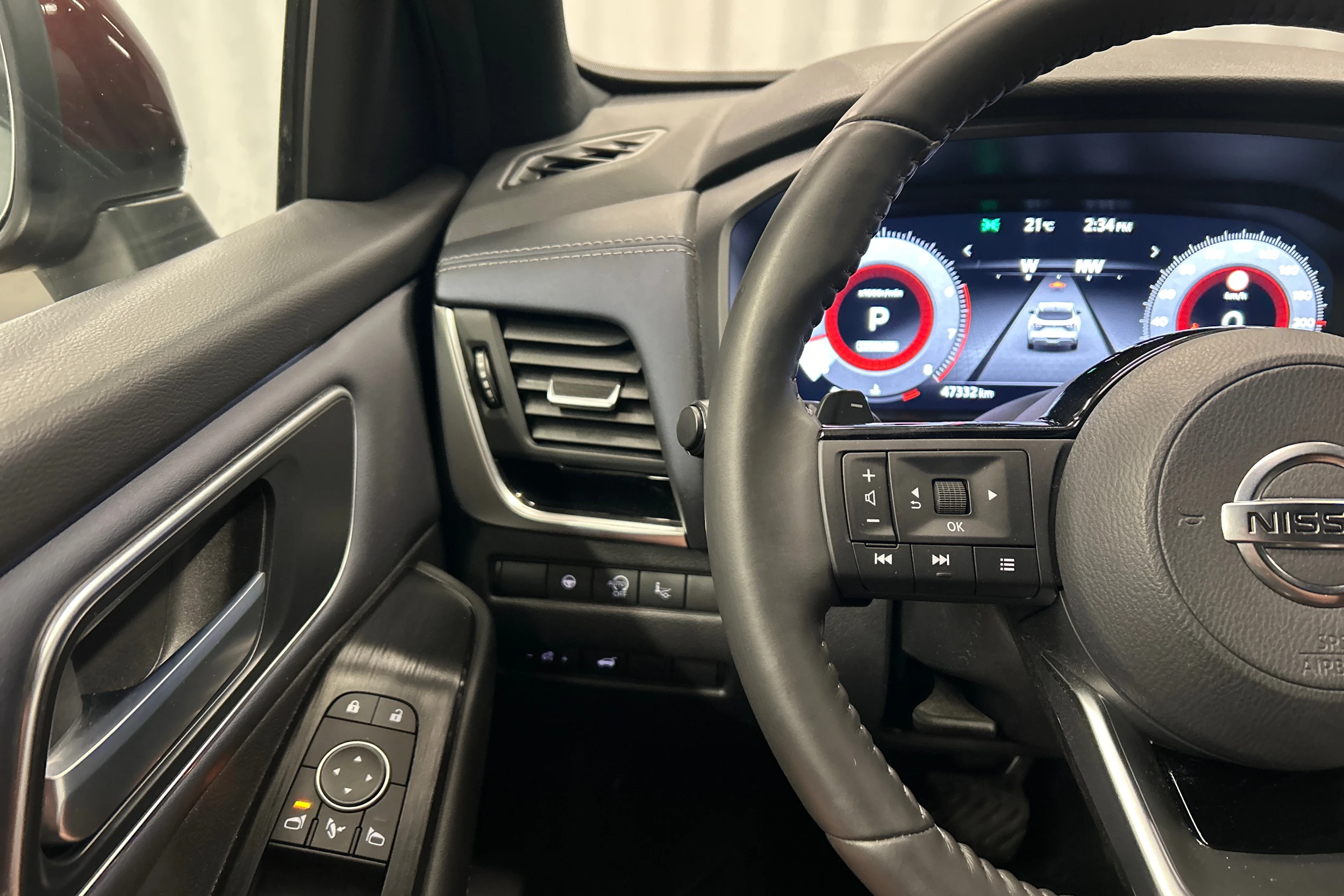 Punainen Nissan Qashqai 2022 kuva 12.