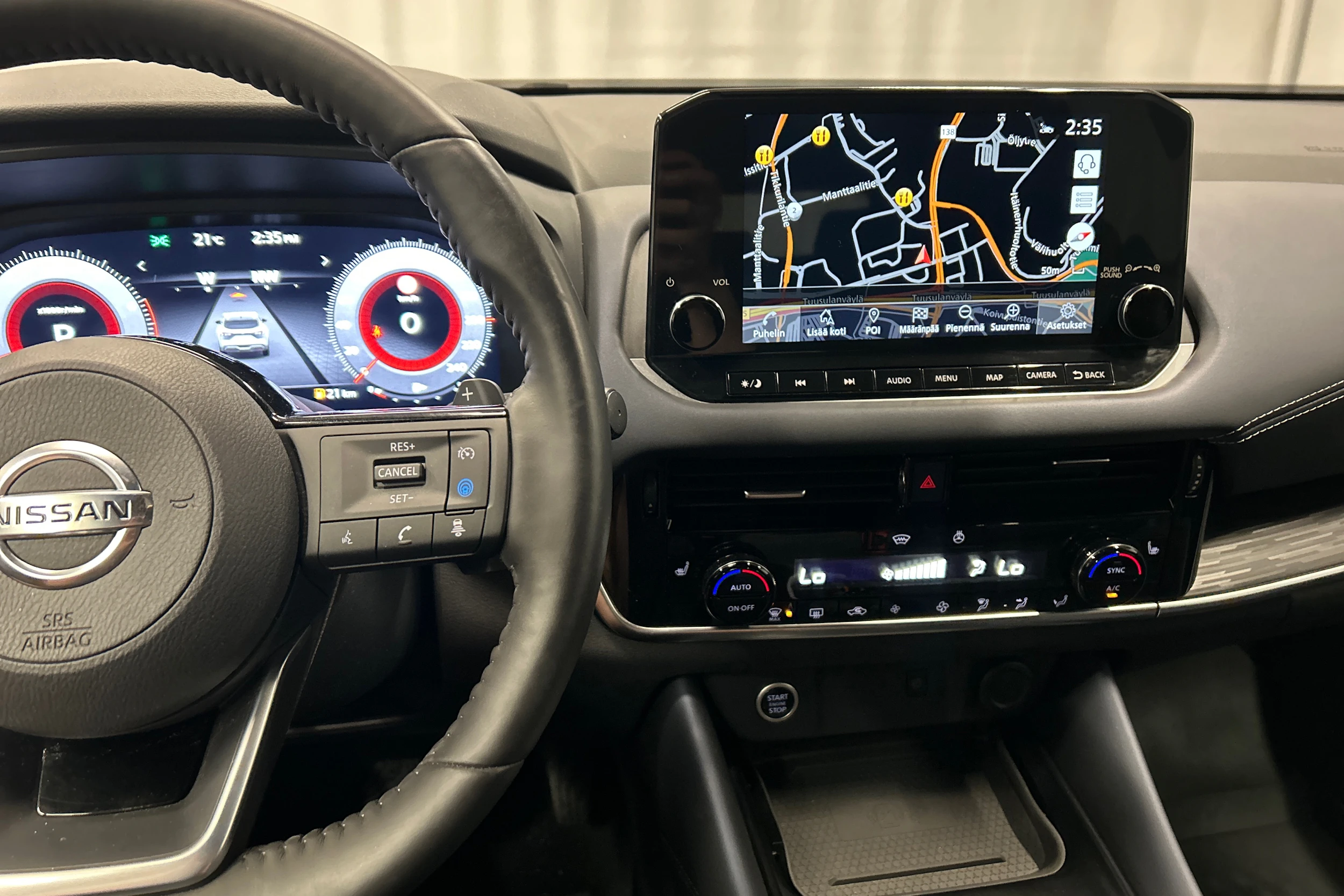 Punainen Nissan Qashqai 2022 kuva 13.