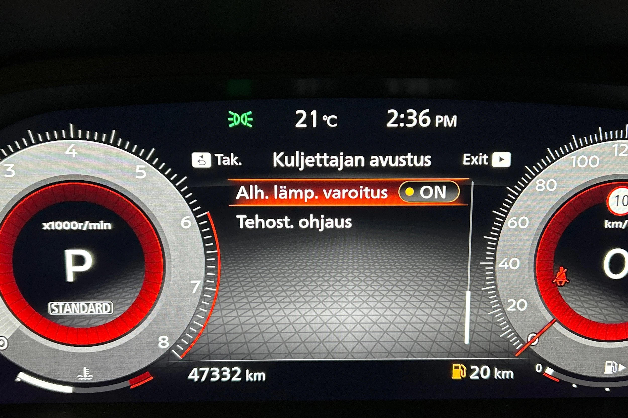 Punainen Nissan Qashqai 2022 kuva 21.