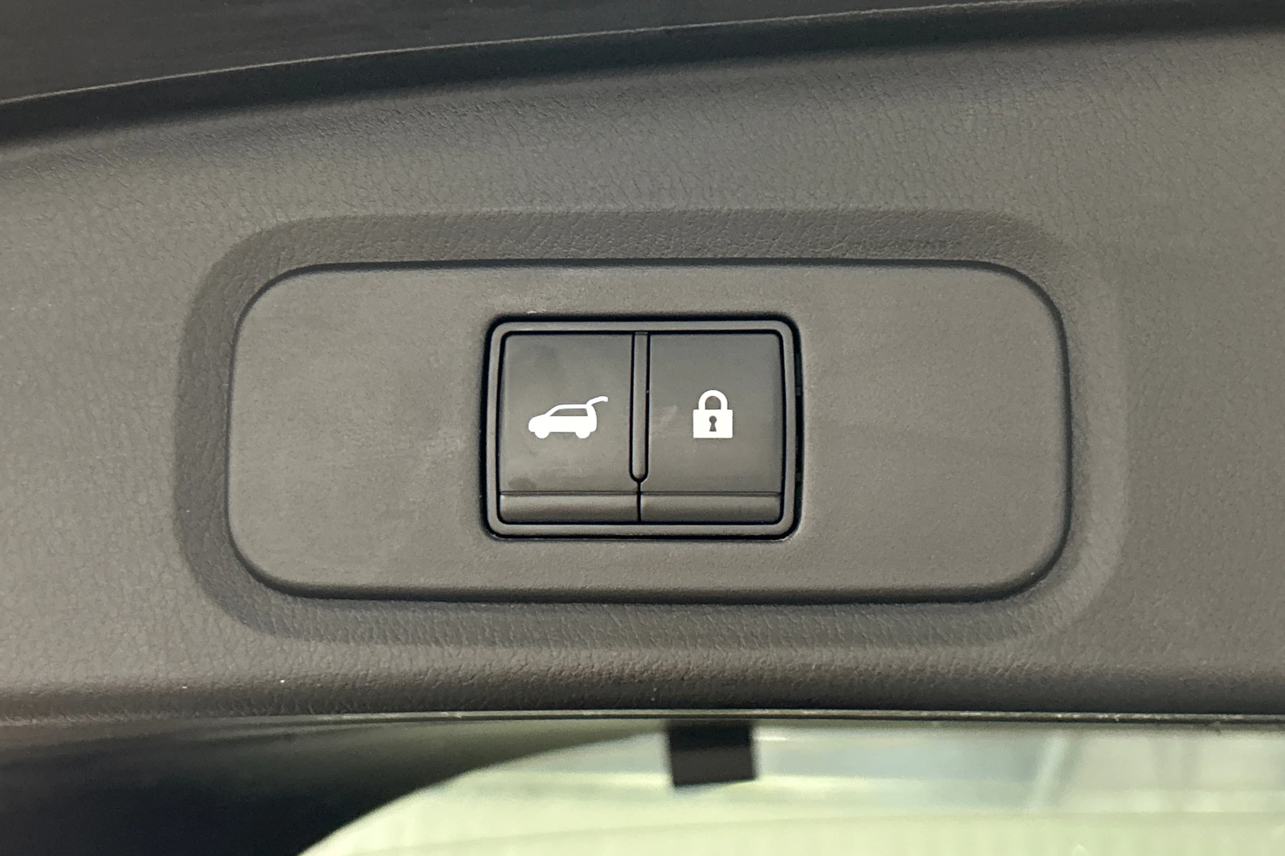 Punainen Nissan Qashqai 2022 kuva 25.