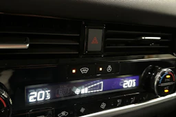 met. musta Nissan Qashqai 2023 kuva 16.