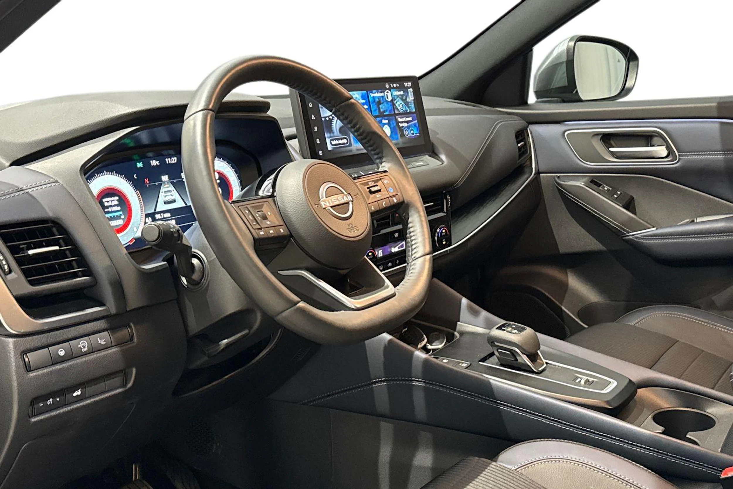 harmaa Nissan Qashqai 2023 kuva 8.