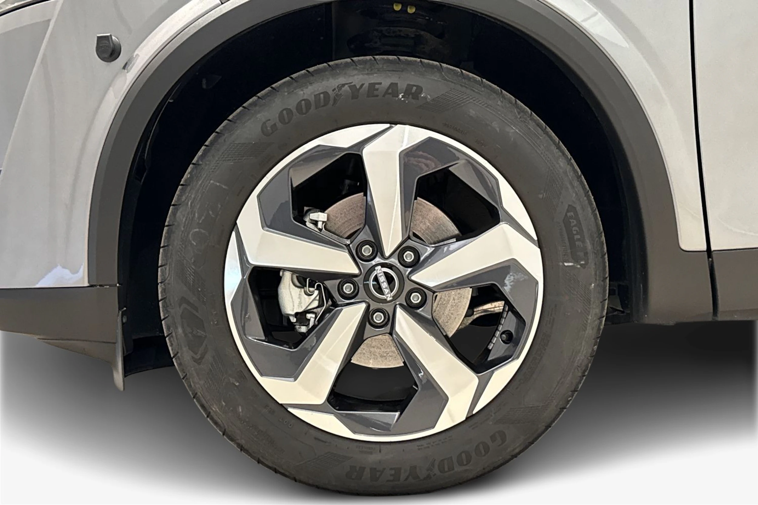 harmaa Nissan Qashqai 2023 kuva 12.